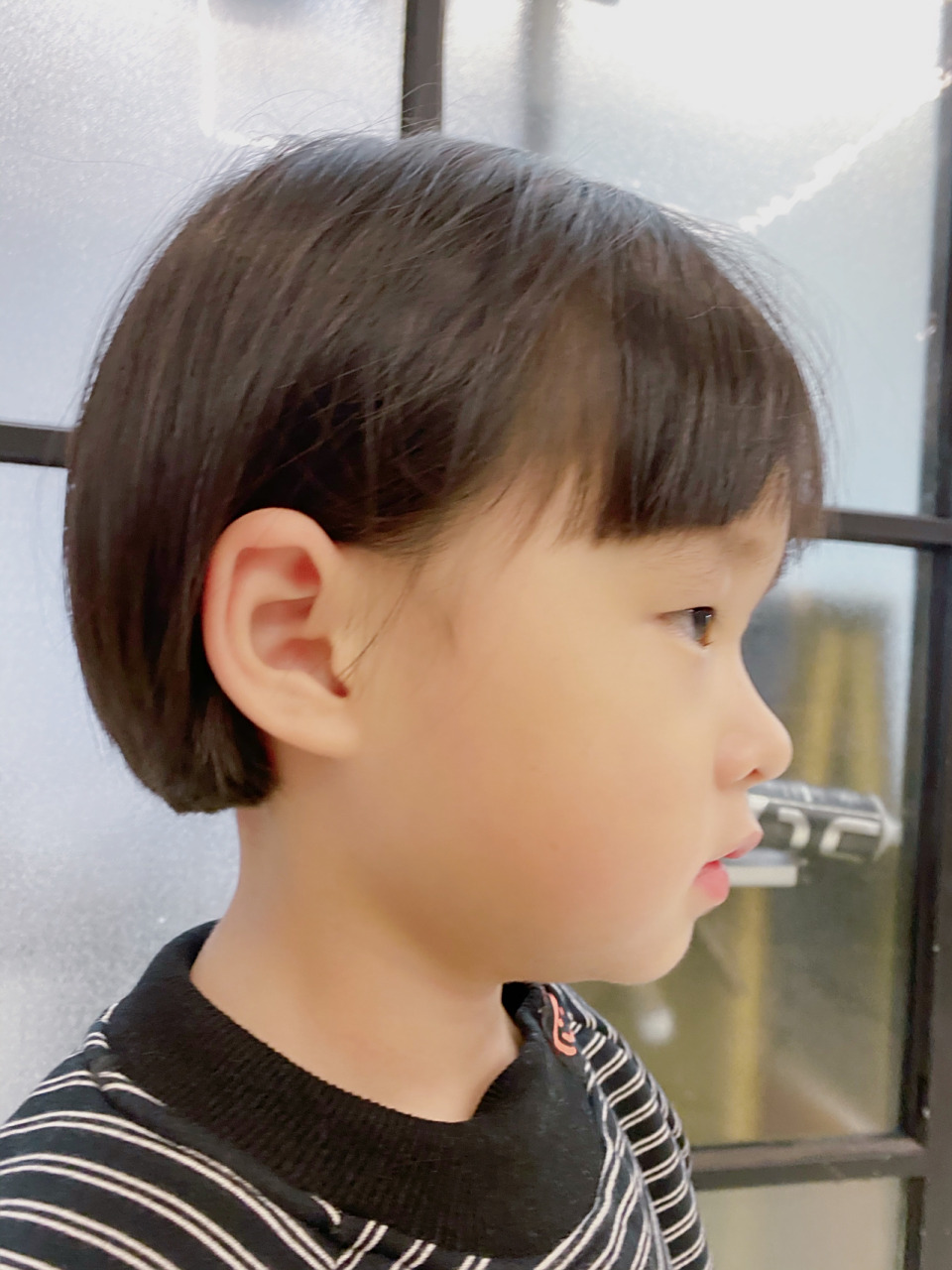 女童短发发型 闺女马上4岁了,头发从两个多月剃了光头后一直留到现在