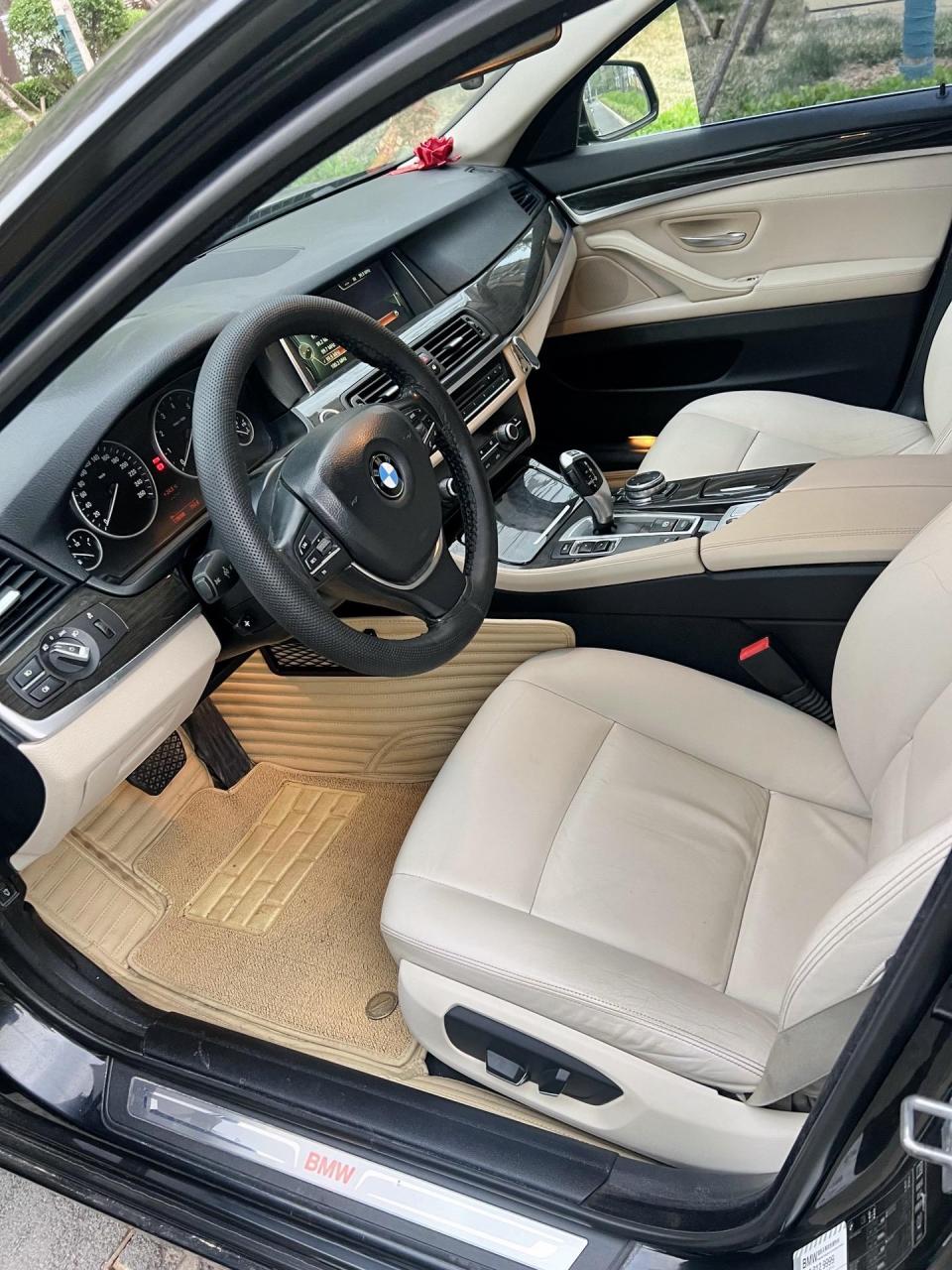 新到14年一手车,宝马525豪华,原装象牙白内饰,2.