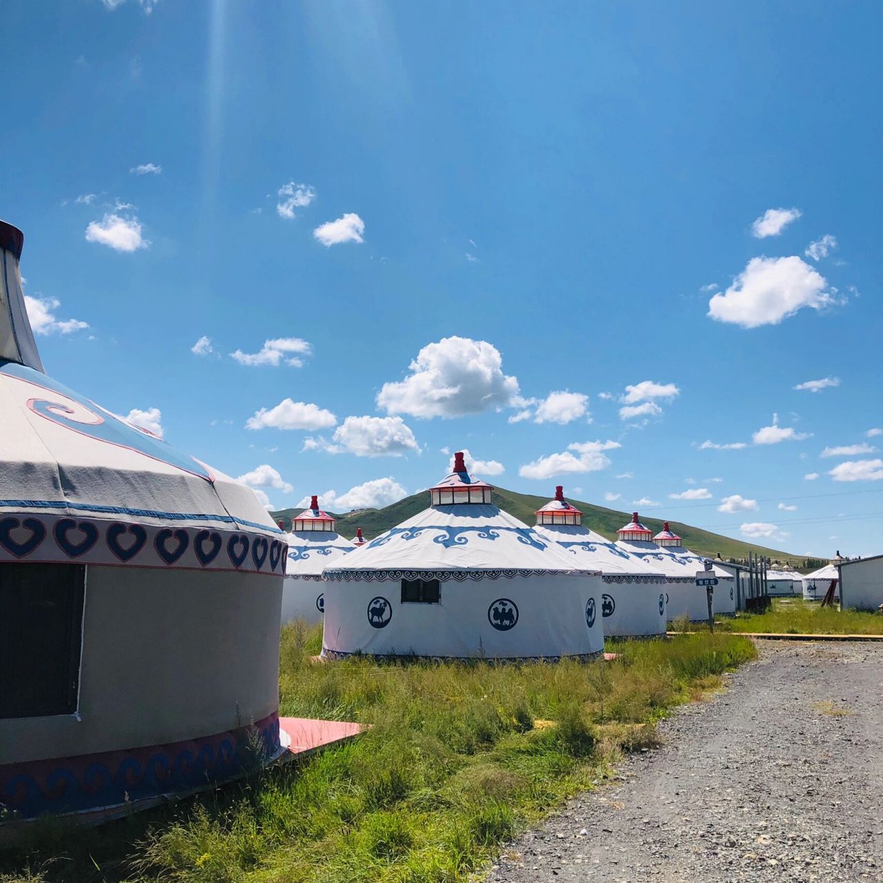 6:50 从通辽站出发 历时半天 中午吃过饭,我们来到了扎鲁特旗山地旅游
