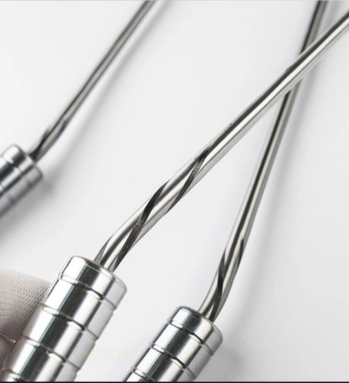 重六两左右的高硬度钢筋扎钩