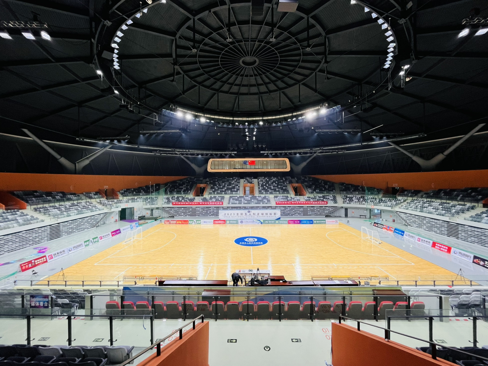 全国五人制锦标赛 很棒的室内五人制比赛场地,肇庆新区的两座足球场修