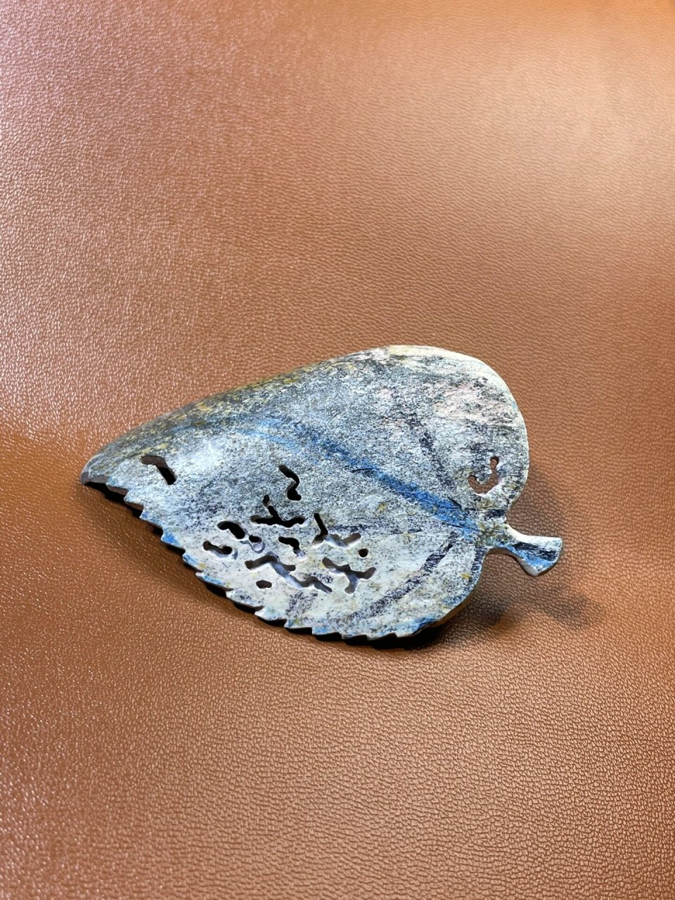 青花山料多产自与青海格尔木叶城,青花籽料则产自于新疆卡拉喀什河