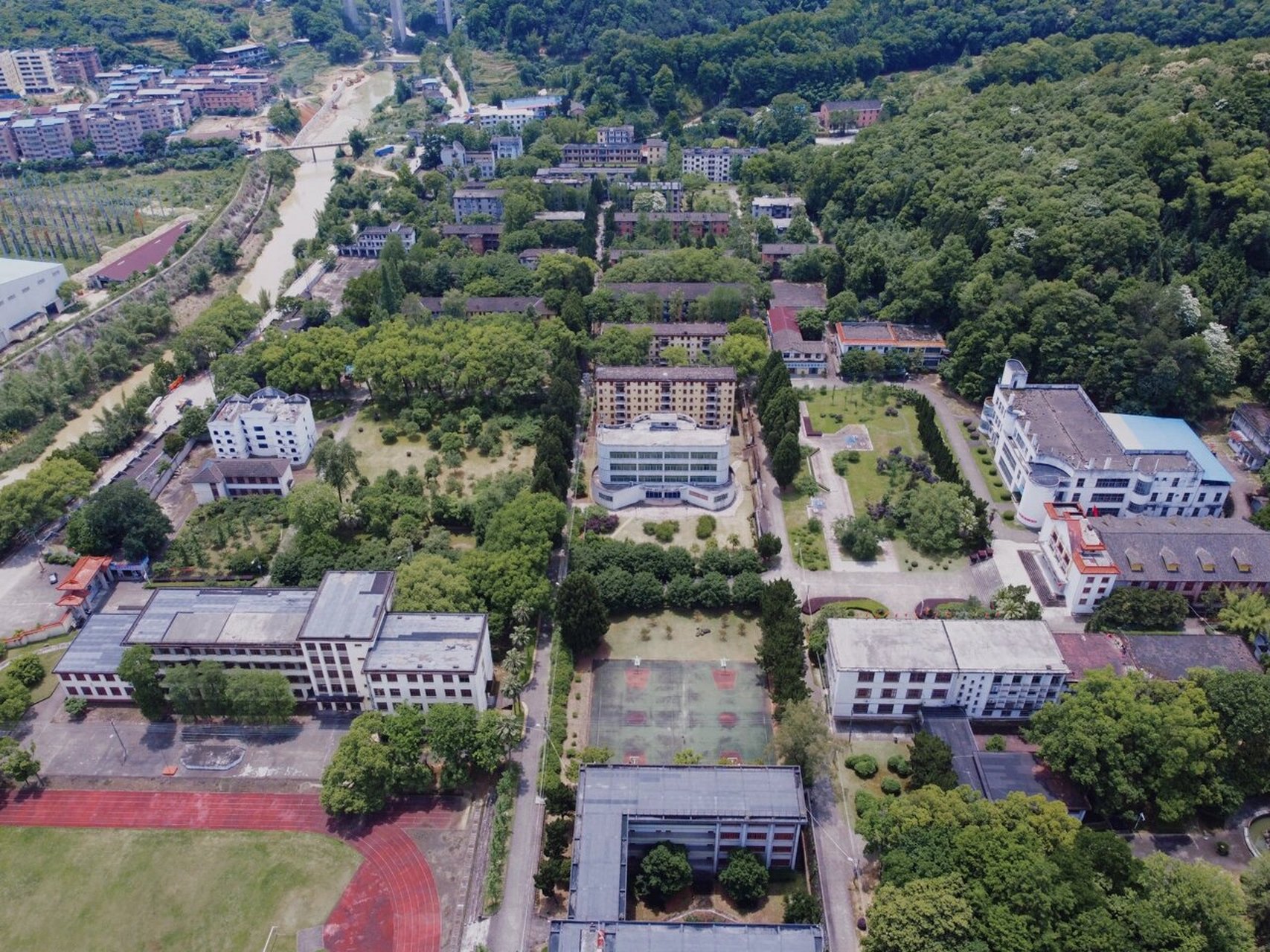 俯瞰一下福建农林大学南平校区 上一次来这里,好像已经是2014年的秋季