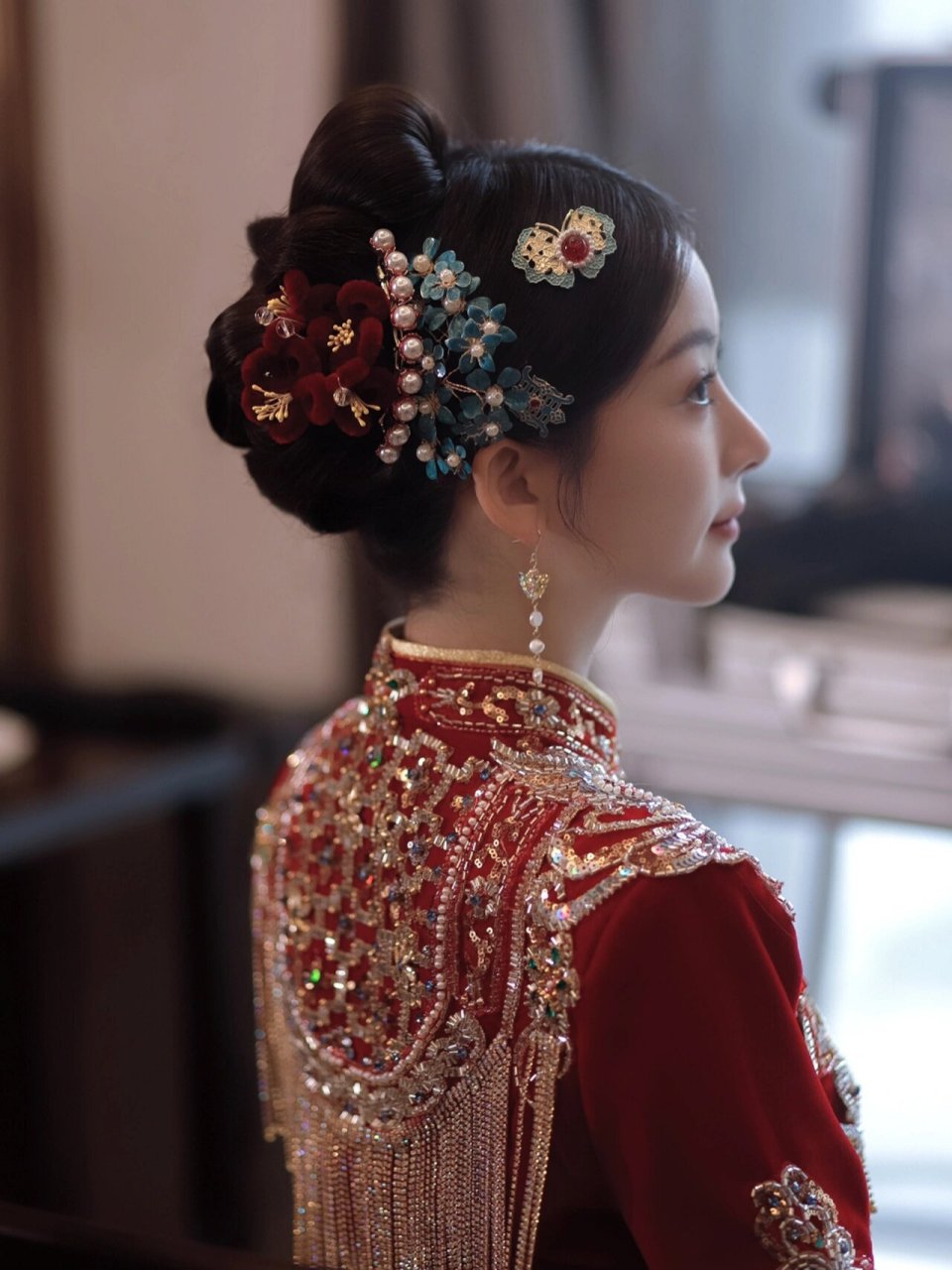 中式秀禾盘发新娘|端庄优雅,经典不过时93 色调统一的中式盘发精致