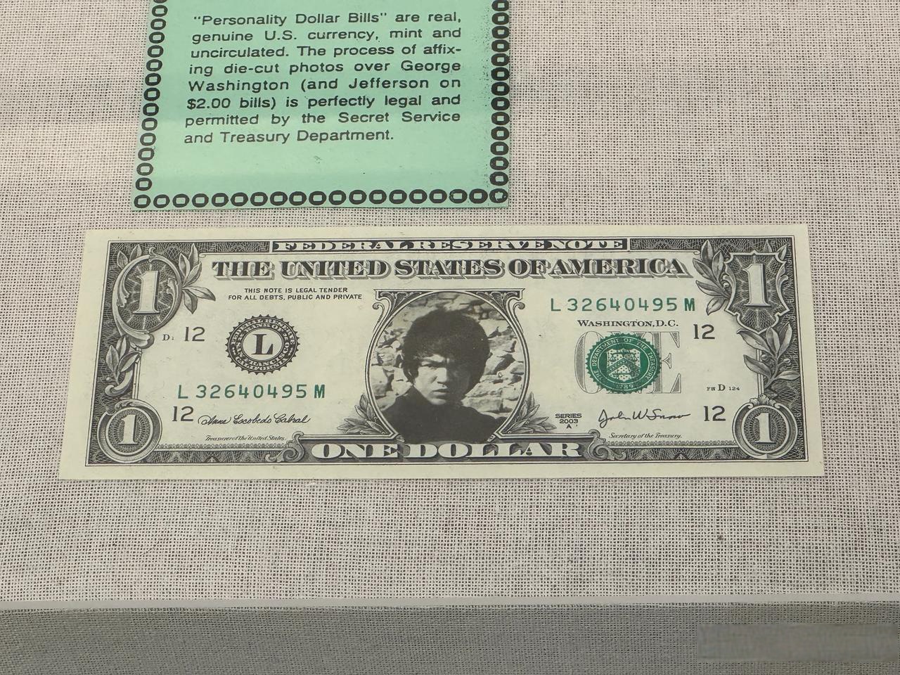 李小龙应该是唯一一个被印在美元上的中国人吧?