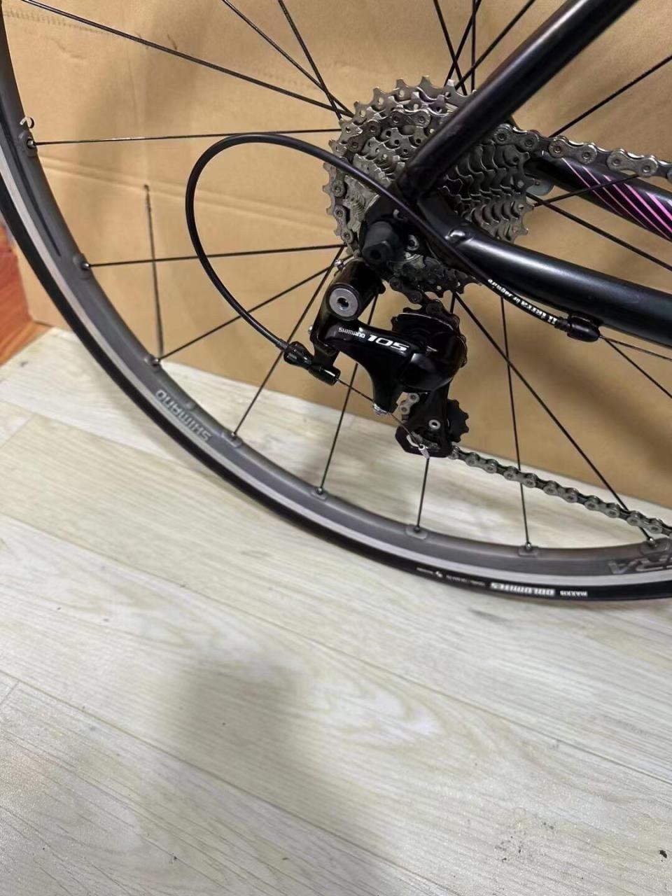 美利达斯特拉900公路车 超轻铝架,全碳纤维前叉 禧玛诺105大套22速