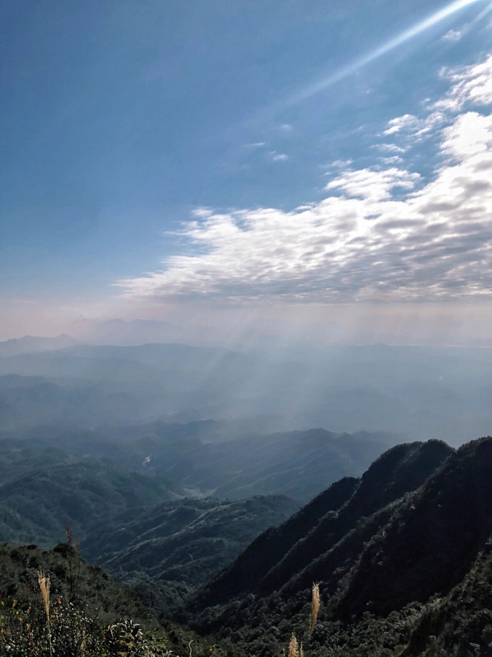清远清城区第一高峰|大罗山 海拔957米7215 大罗山真是放假爬山