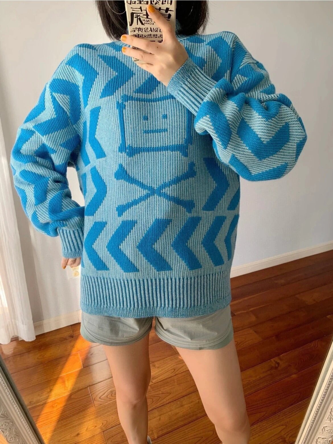 acne笑脸毛衣23年新品到店 ①品牌历史 acne studios,于1996年瑞典