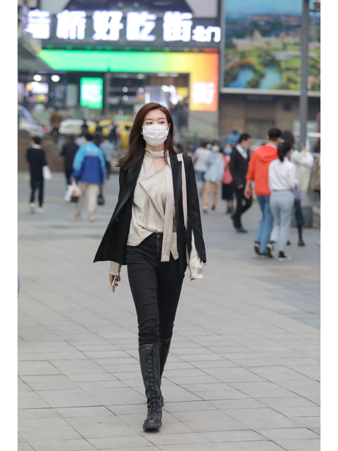 搭配# #街拍# #街头摄影# #索尼#  #相机配件分享# #重庆街拍