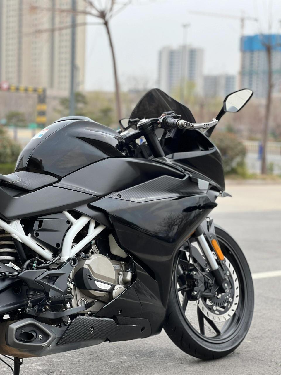 春风sr250 到家2021年春风sr250 高配版,大屏前后abs水冷250防赛!