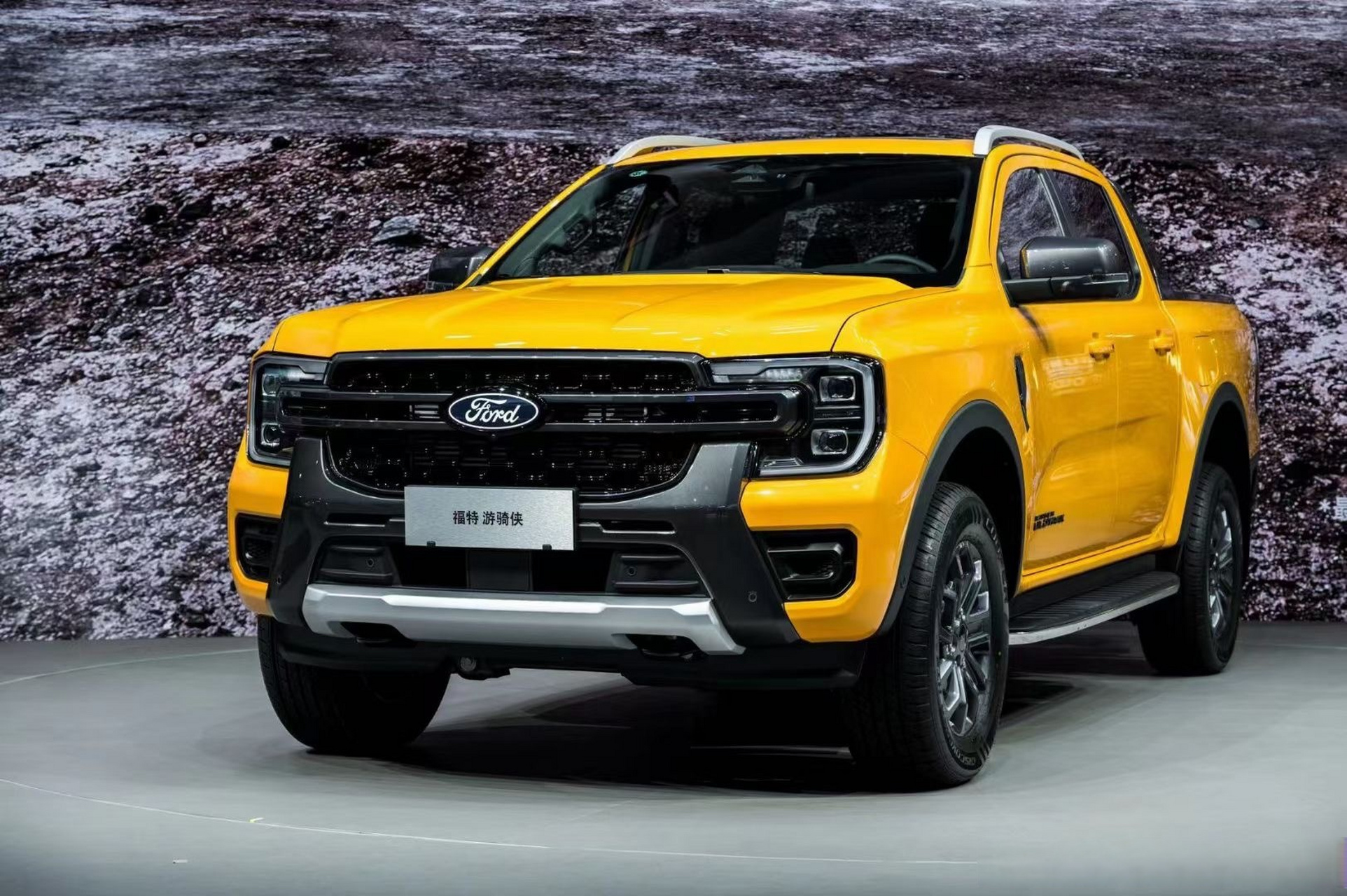 福特ranger价格15--24基本就是国产皮卡的价格.