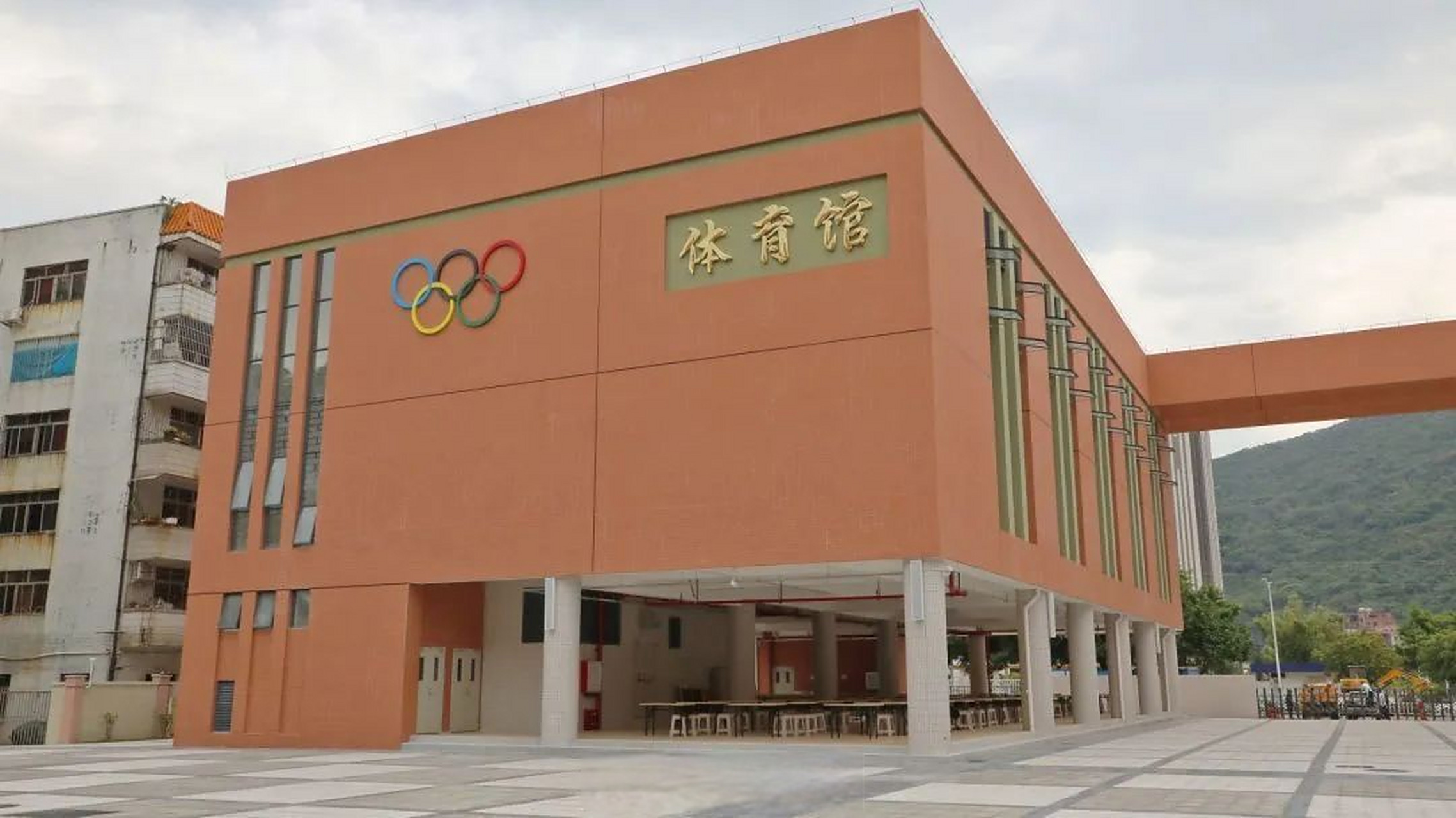 珠海三灶中学新建综合楼投入使用#近日,三灶中学新建综合楼正式投入