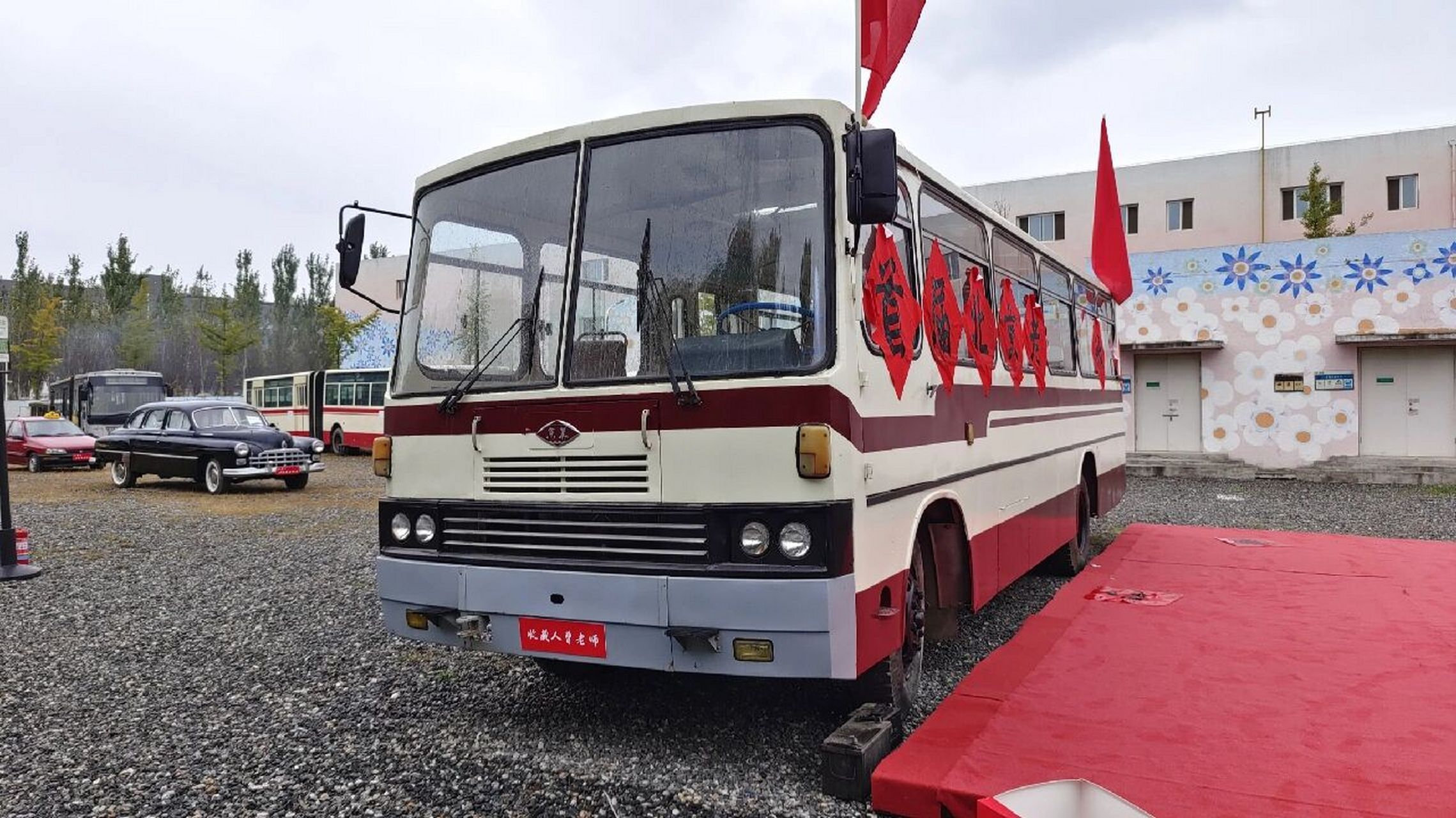 老北京公交车,太怀念了 大家有多久没见过它了?坐在里面真是太怀念了!