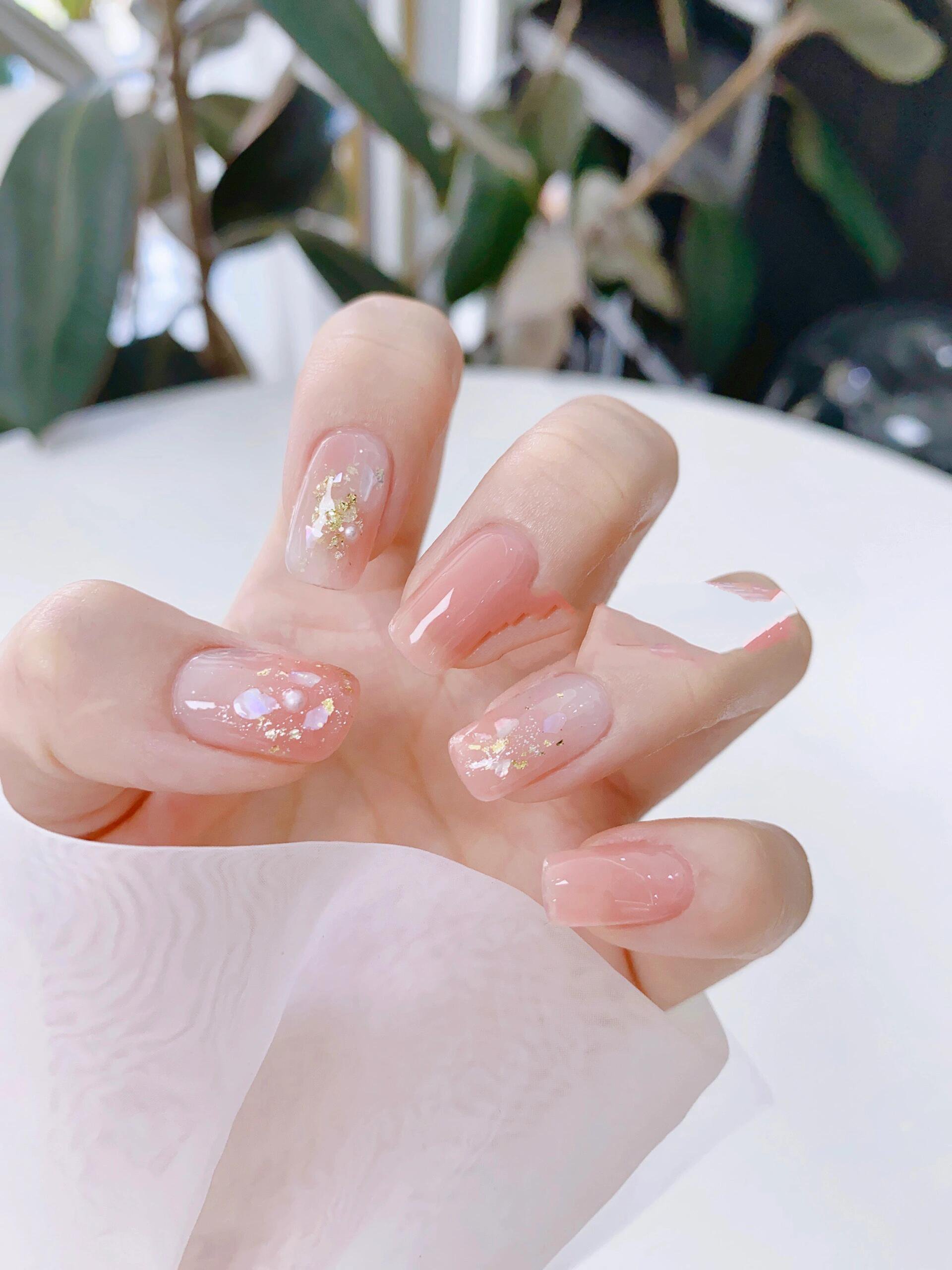 白桃奶芙🍑冰透玉脂色 春夏温柔美甲 夏天来了,温柔冰透美甲安排上