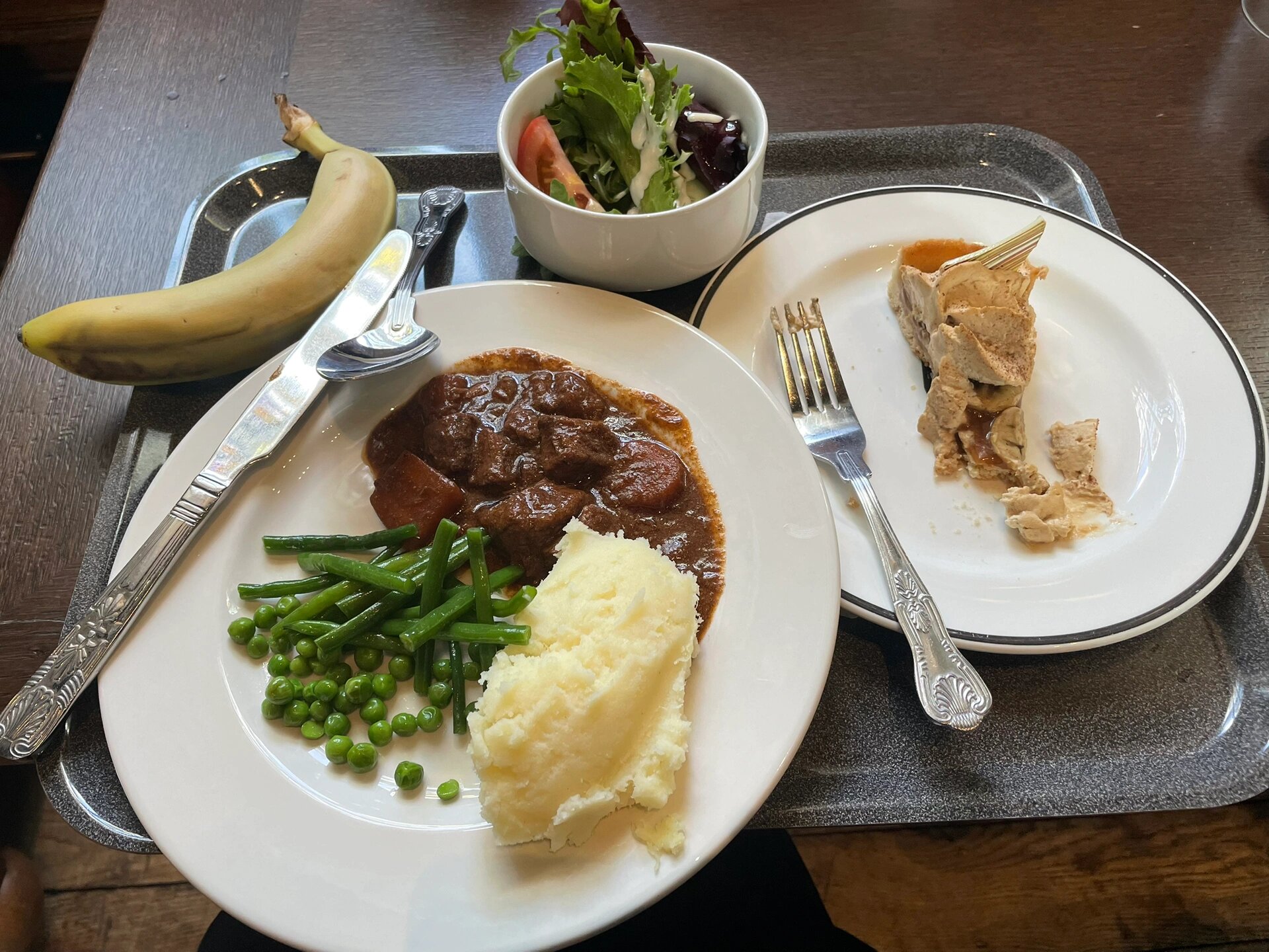 分享一下我的课程和牛津大学的食堂～ 我本科专业是法学,但是在这边