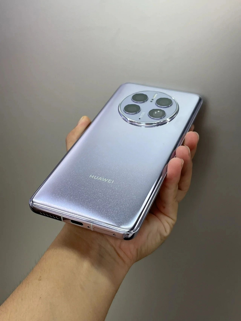 华为mate50pro选橙色还是紫色? 难道我的感觉出了错? 我最喜欢紫色!