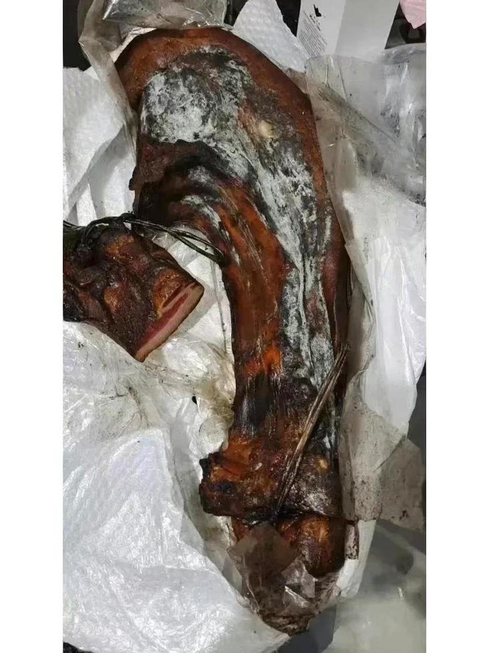 这种发霉的腊肉你敢吃吗?