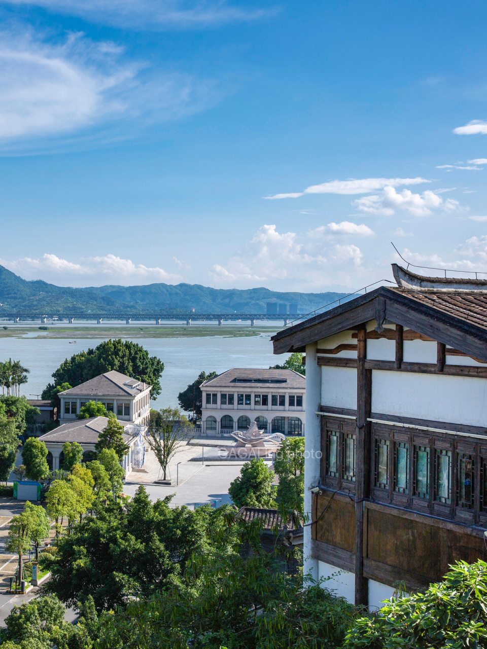 福州这个城市还有好多你不知道的地方 漫步马尾东江滨公园,不时有骑行