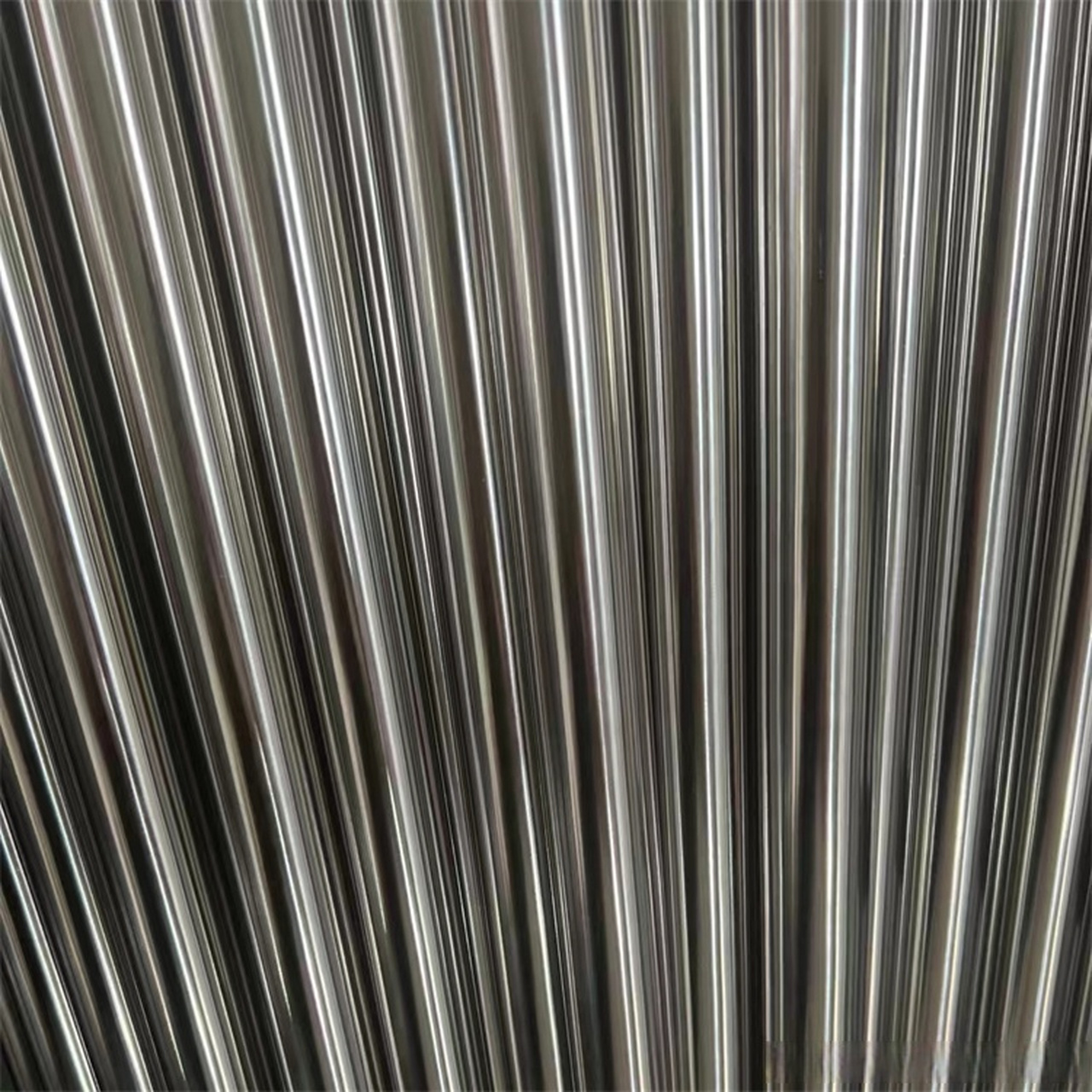 1,不锈钢装饰管" 这种管材材质主要有201,304为主,301,316少量;野般