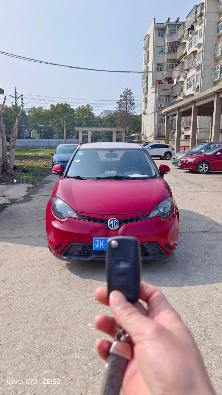 转让2014年7月名爵3小两厢车,1.