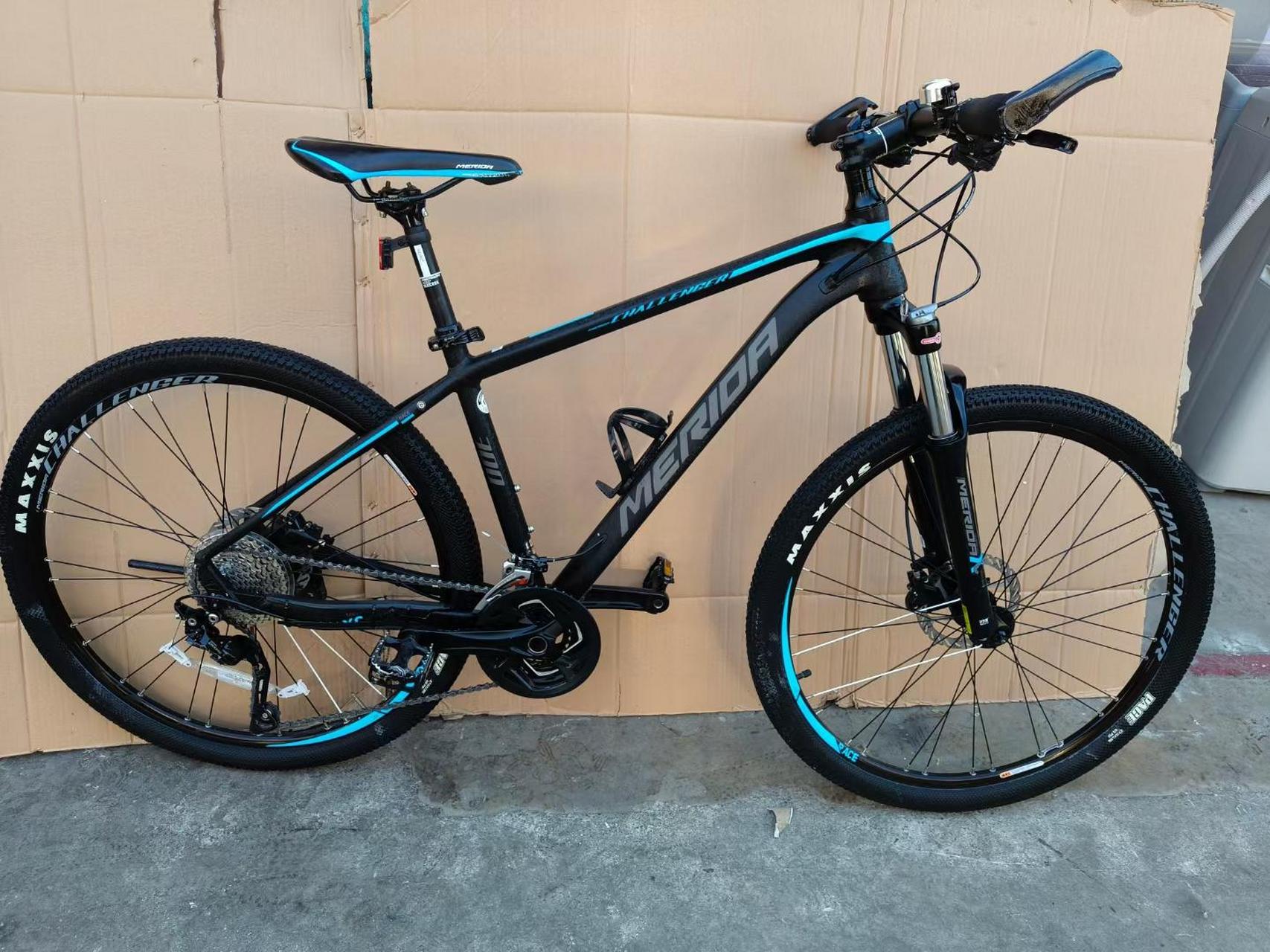 美利达挑战者300,冰裂纹车架,禧玛诺deore套件,30速变速,禧玛诺油刹