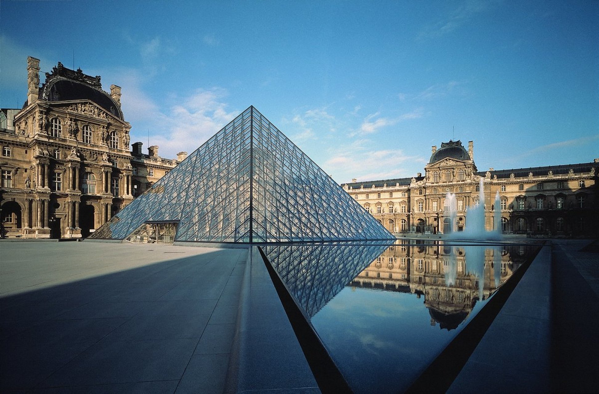 1016丨卢浮宫玻璃金字塔 louvre glass pyramid architect丨贝聿铭.