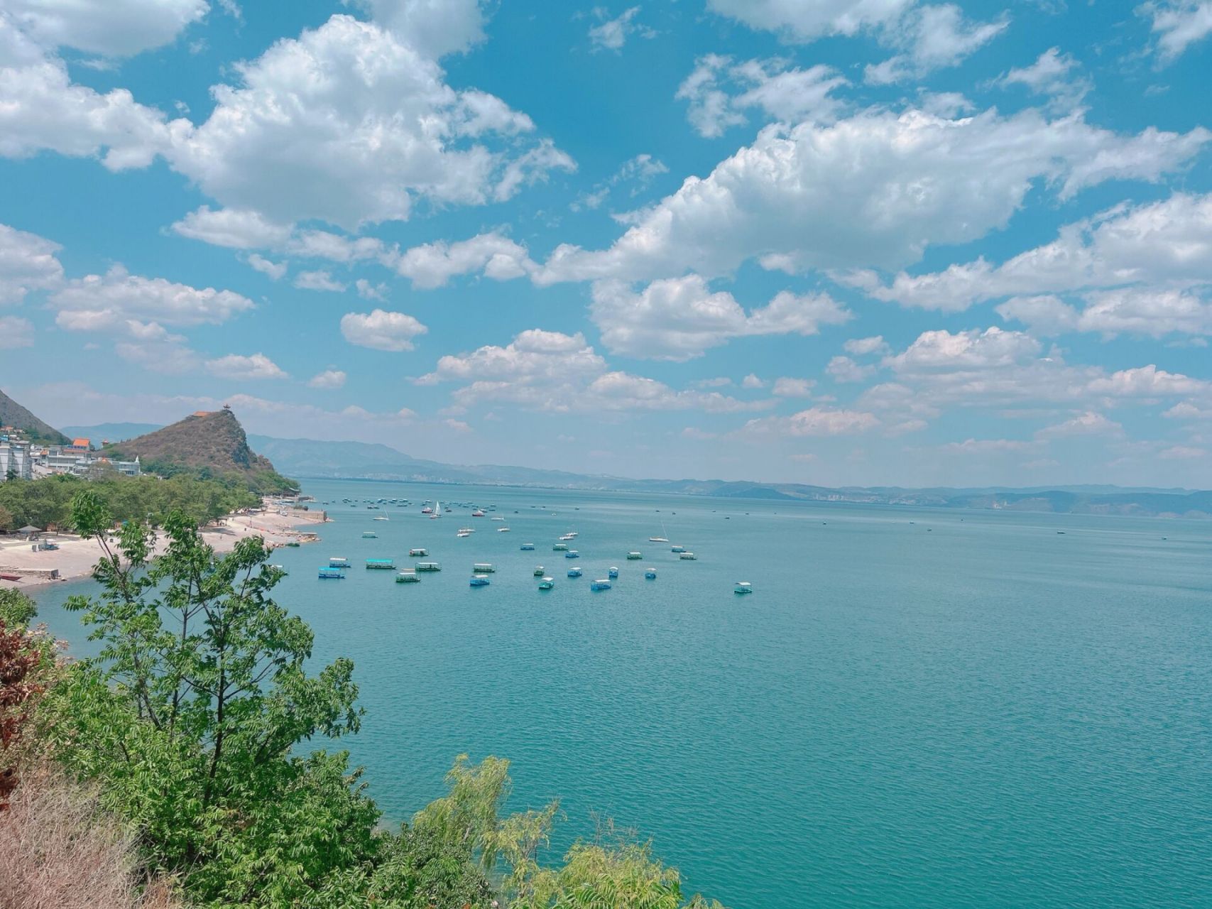 很美,但没想到这么深 97云南玉溪市抚仙湖最深度可达到155米,属于