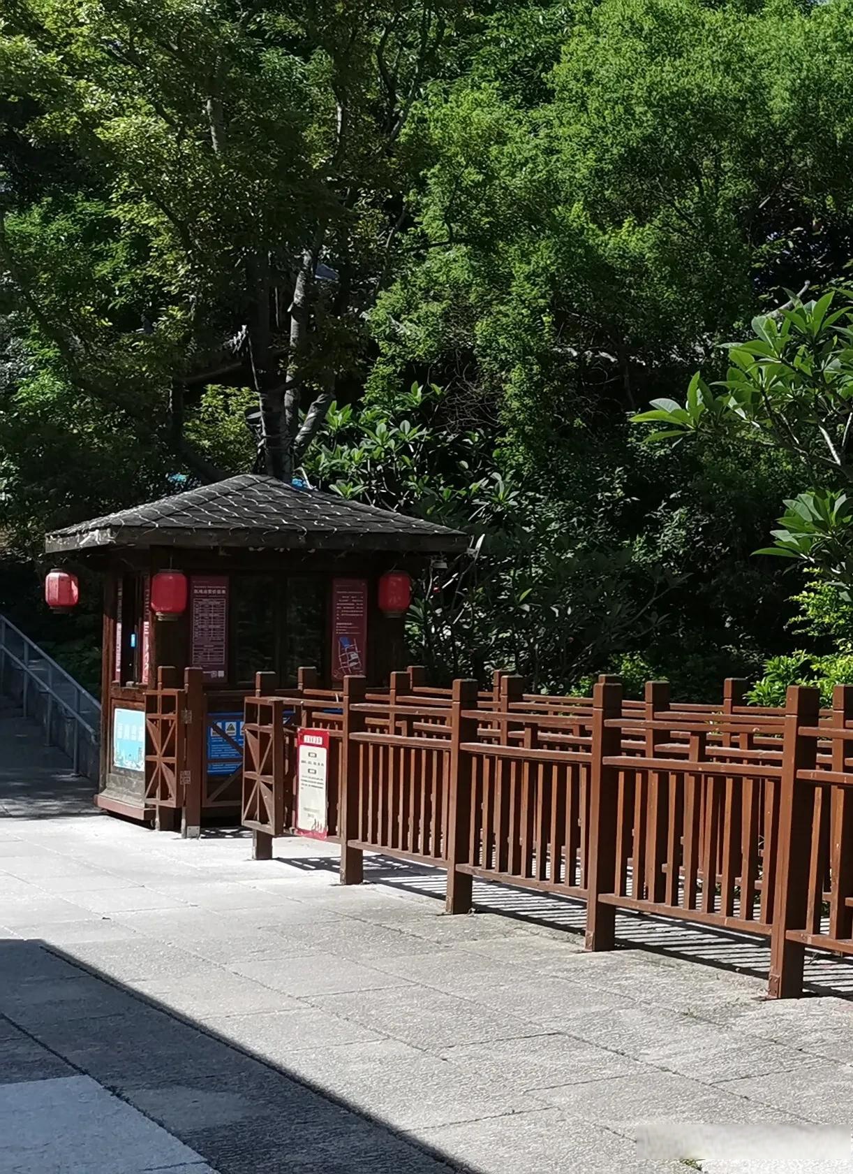 这里就是引入西潮江水的水闸