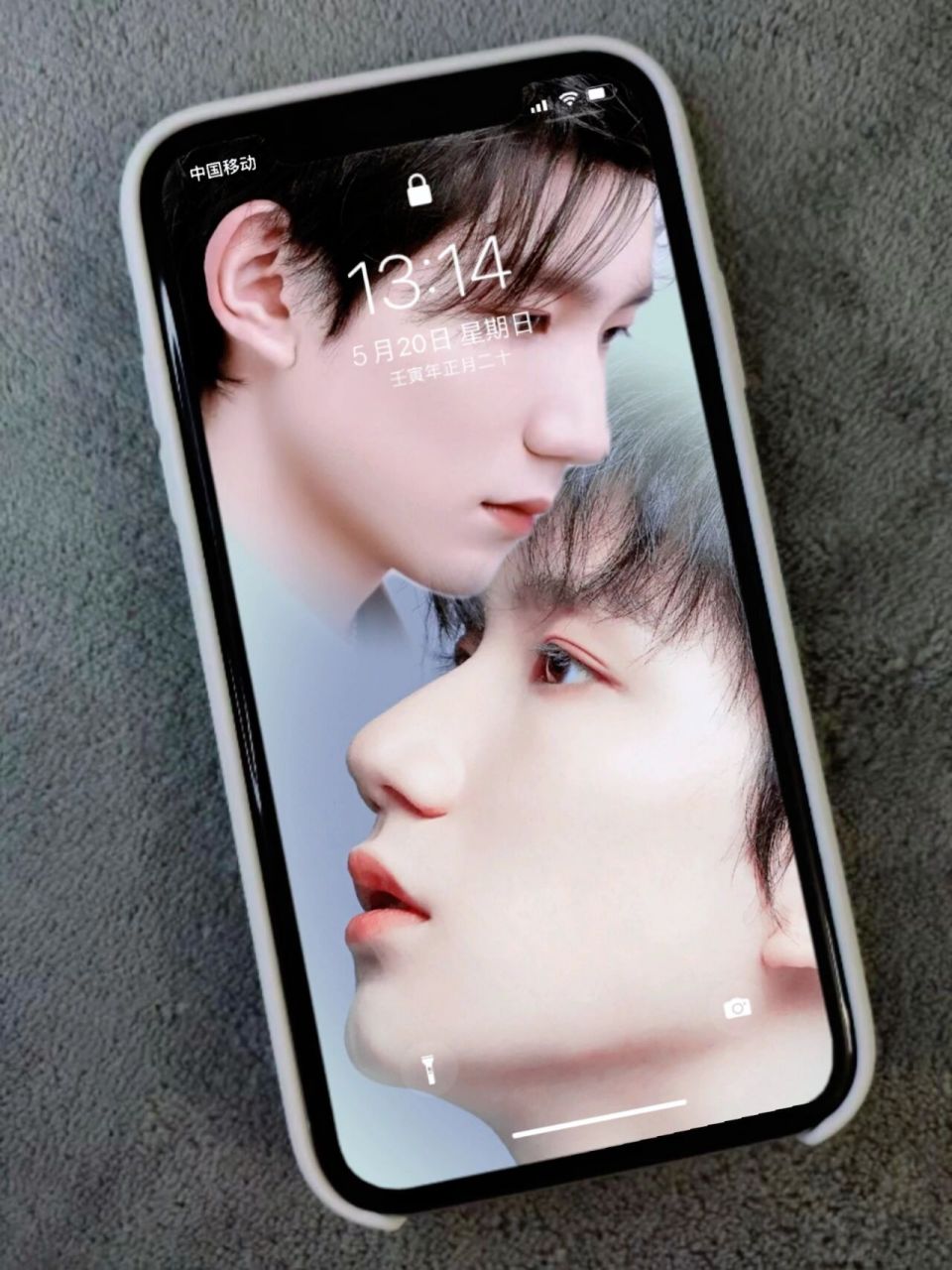 壁纸‖王源绝美侧脸杀壁纸  王源的下颚线爱了爱了