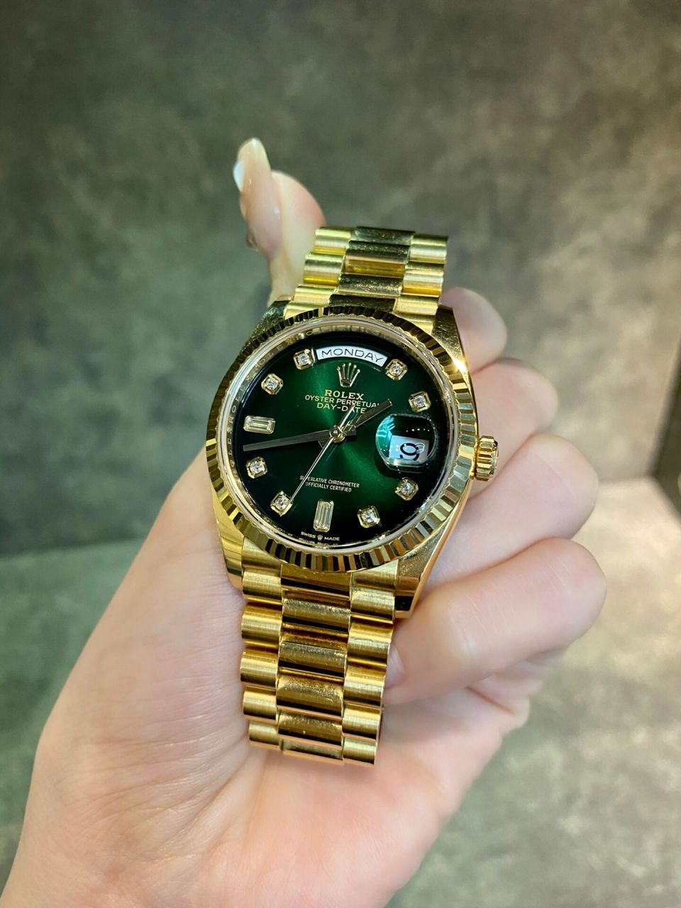 劳力士 烟熏绿 dd128238 劳力士 经典day-date系列 128238烟熏绿 36mm