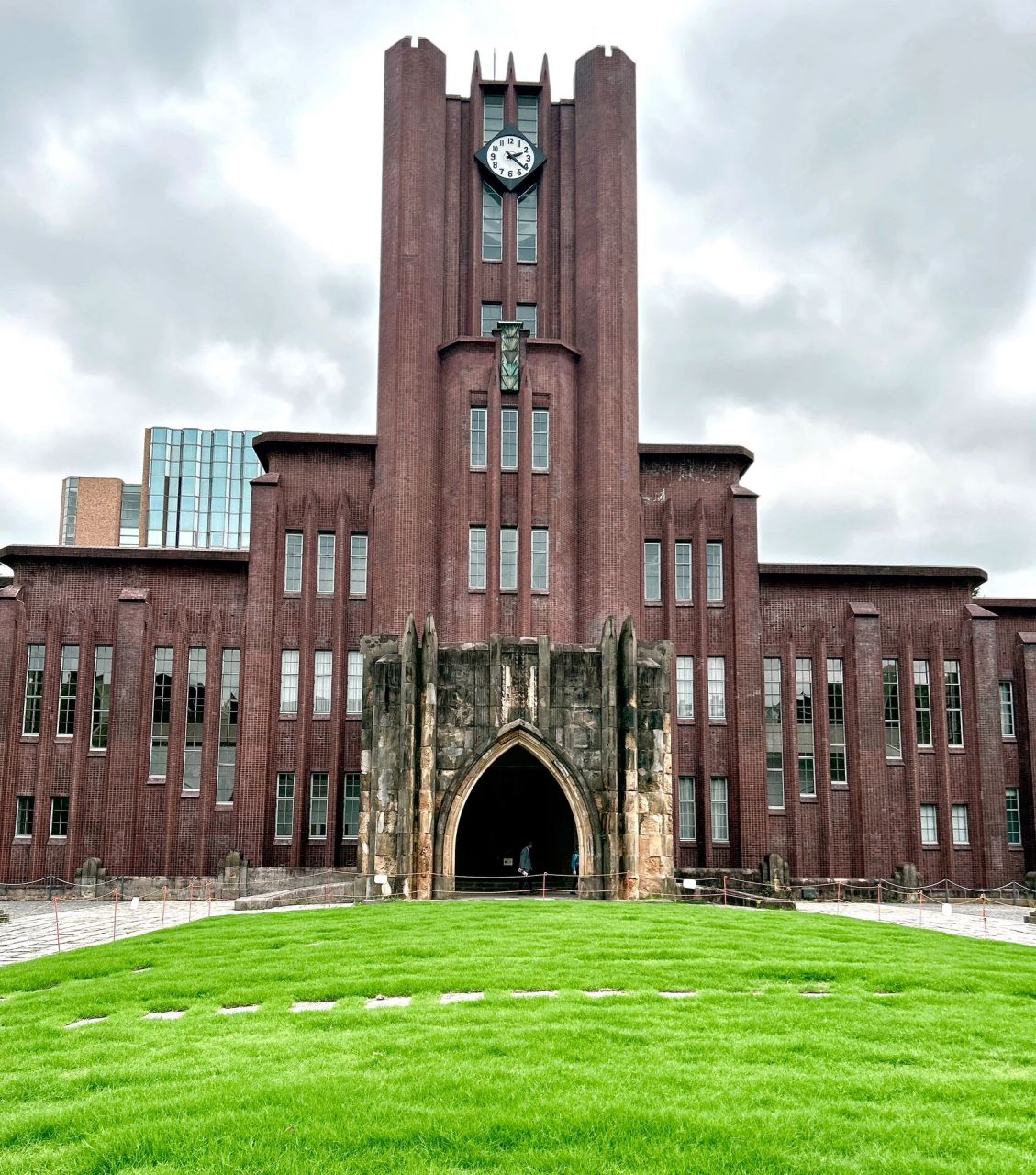 亚洲第一学府东京大学 来东京带小朋友参观了一下东大,校园十分安静