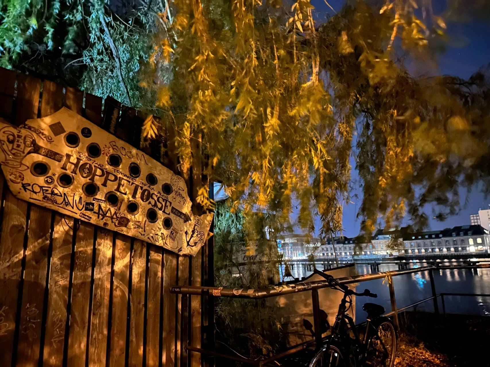 探访柏林最疯狂的kitkat club 去了以crazy闻名的kitkat,确实都穿得很