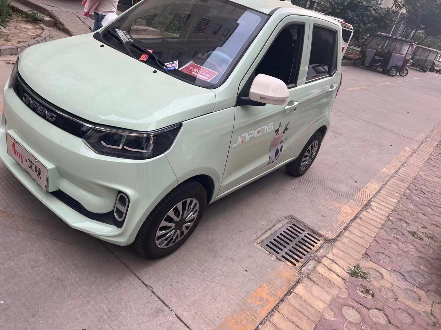 22年六月刚买的金彭艾米,准新车一台,才开了2200公里,新车啥样它啥样