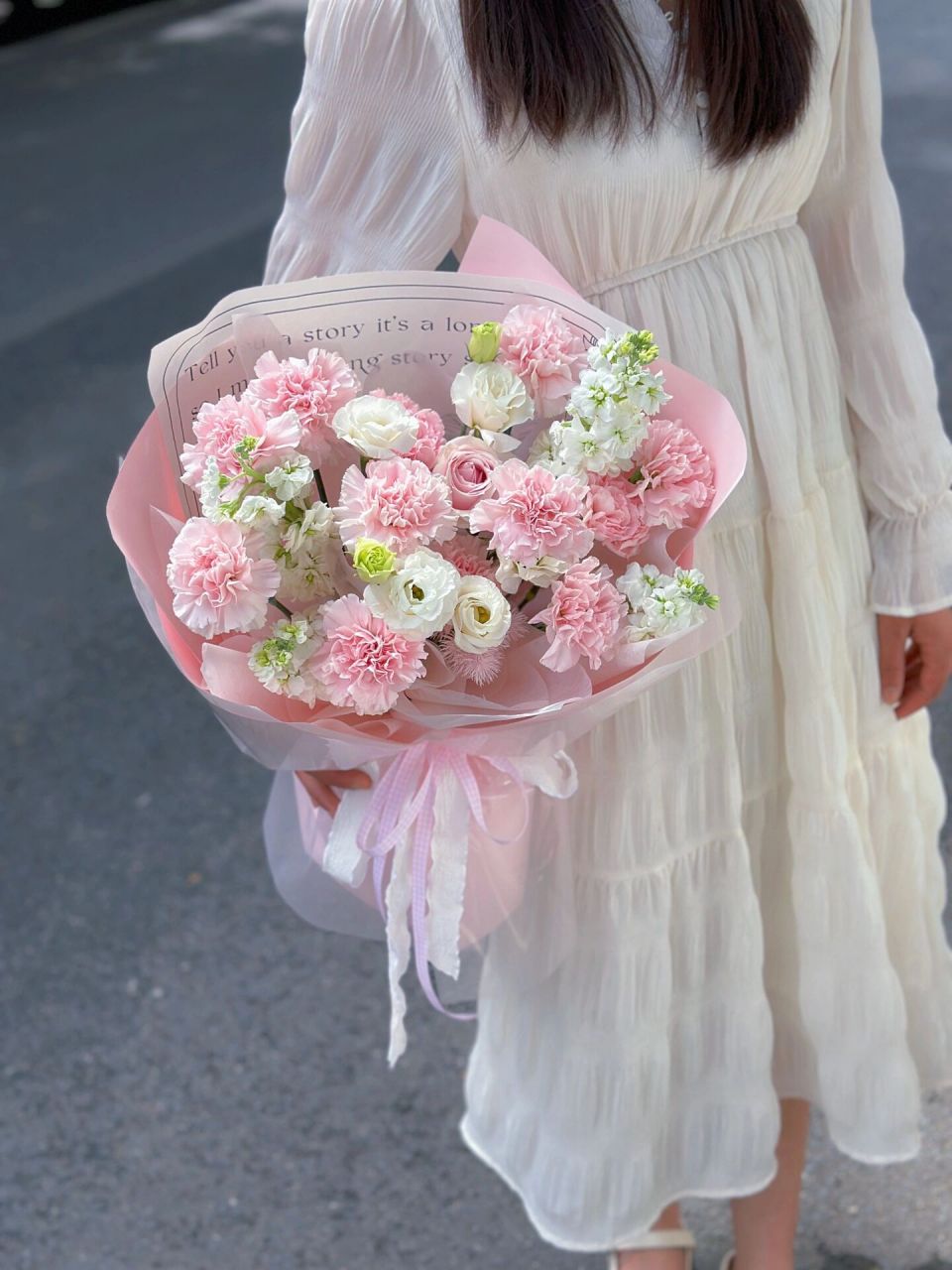 母亲节康乃馨花束 "这世界的浪漫与鲜花记得给妈妈一份"