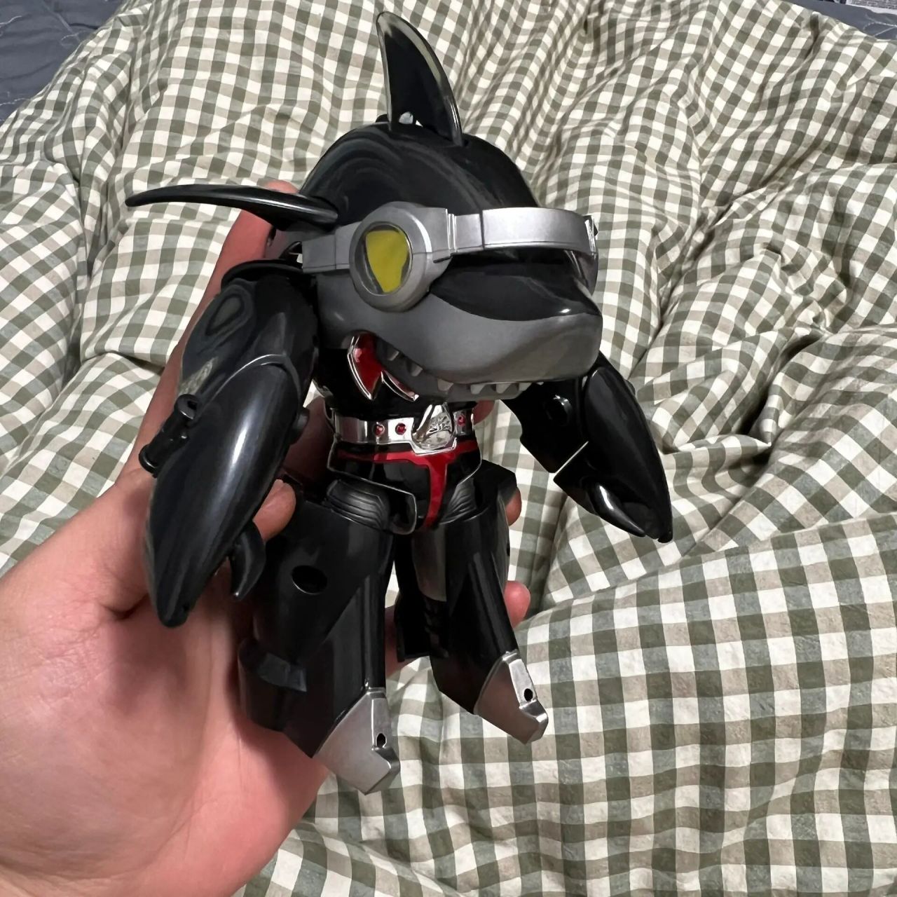 铁甲小宝最帅鲨鱼辣椒 这个鲨鱼辣椒太帅了co版带牙刷