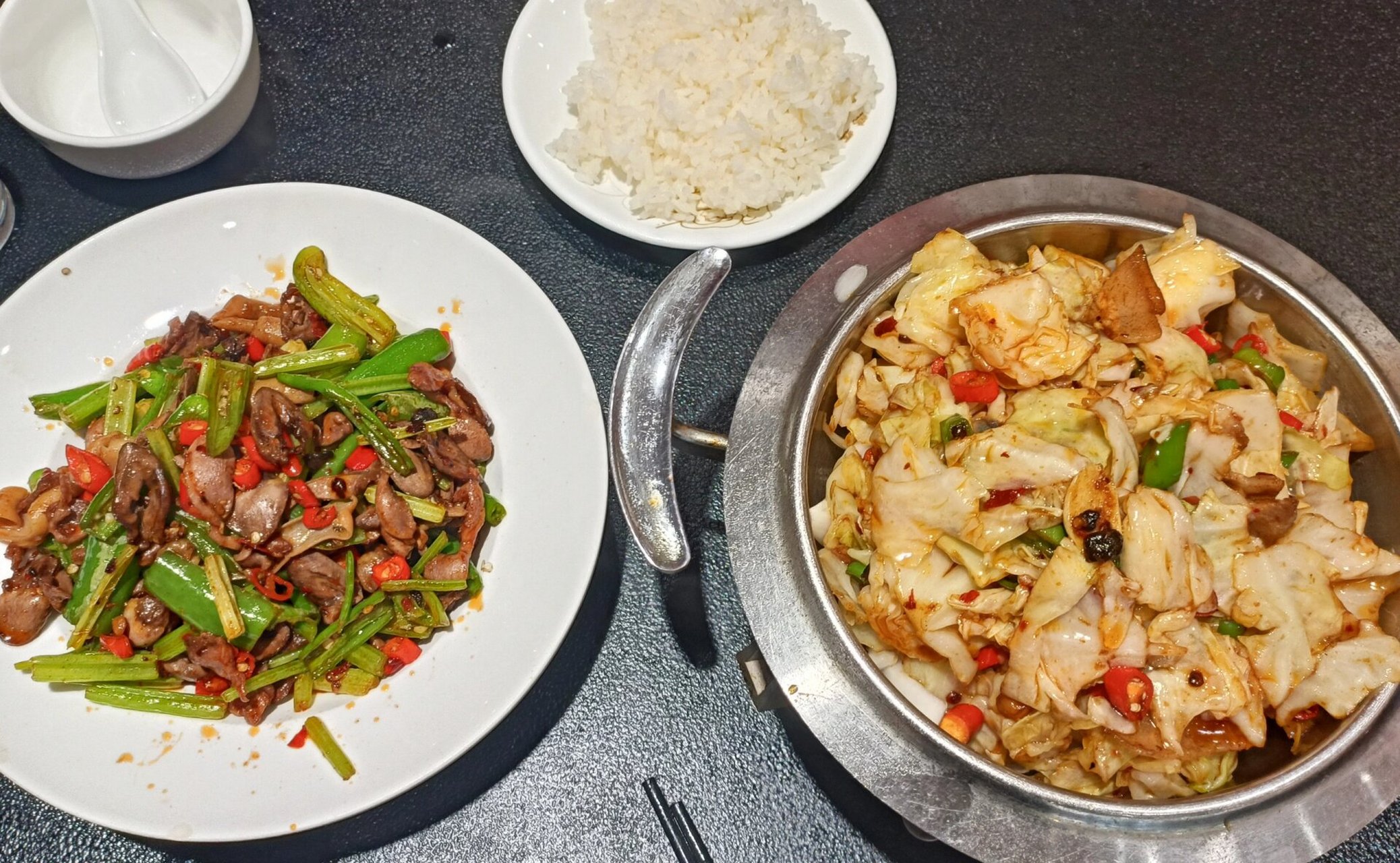 重庆美食(丰南荣大附近)p1p2 我觉得蛮好吃的,特别是麻辣鸡杂还有牛蛙