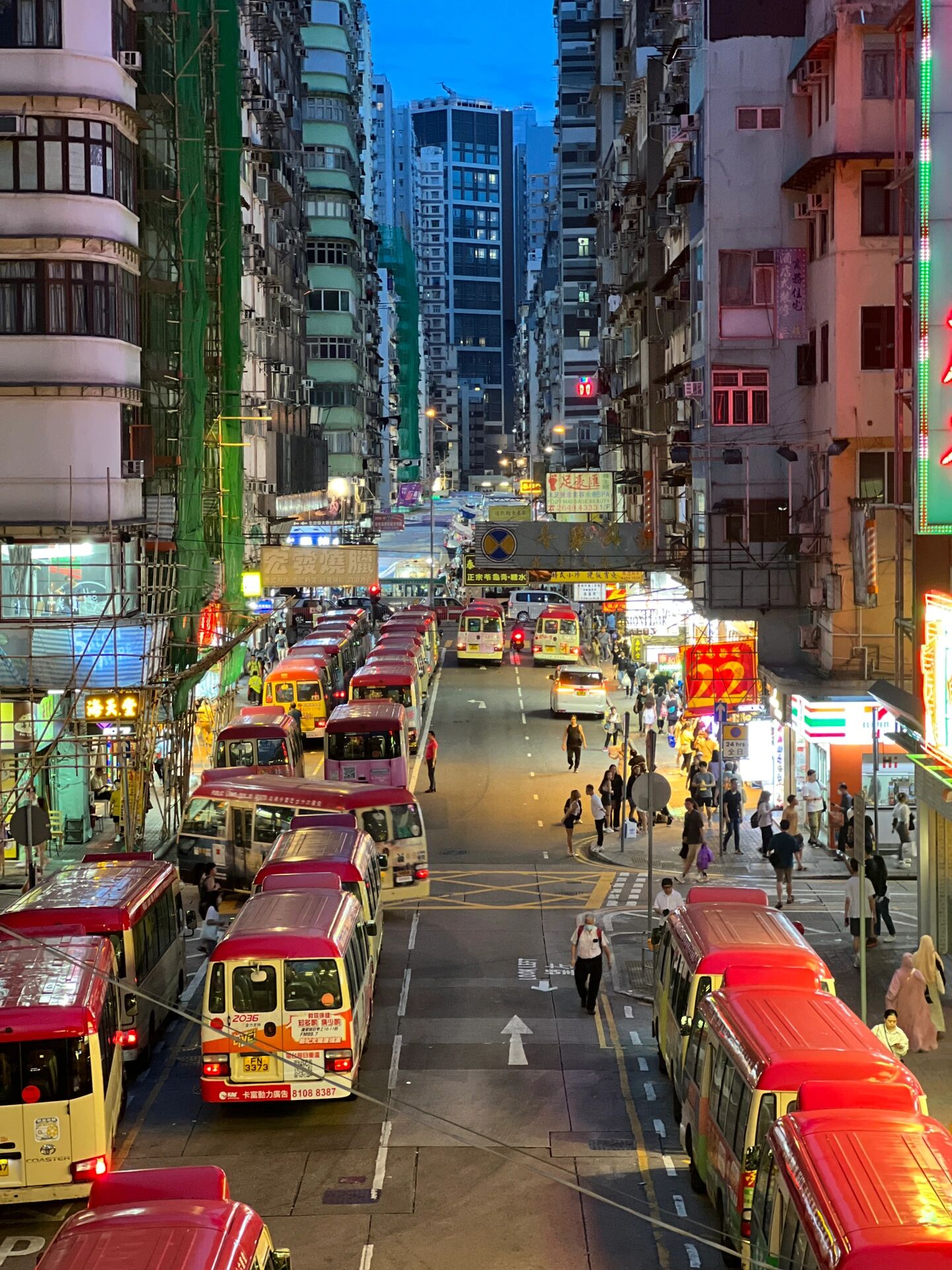 香港旺角夜景91 今日city walk 从中环到旺角 这是旺角天桥拍的夜景