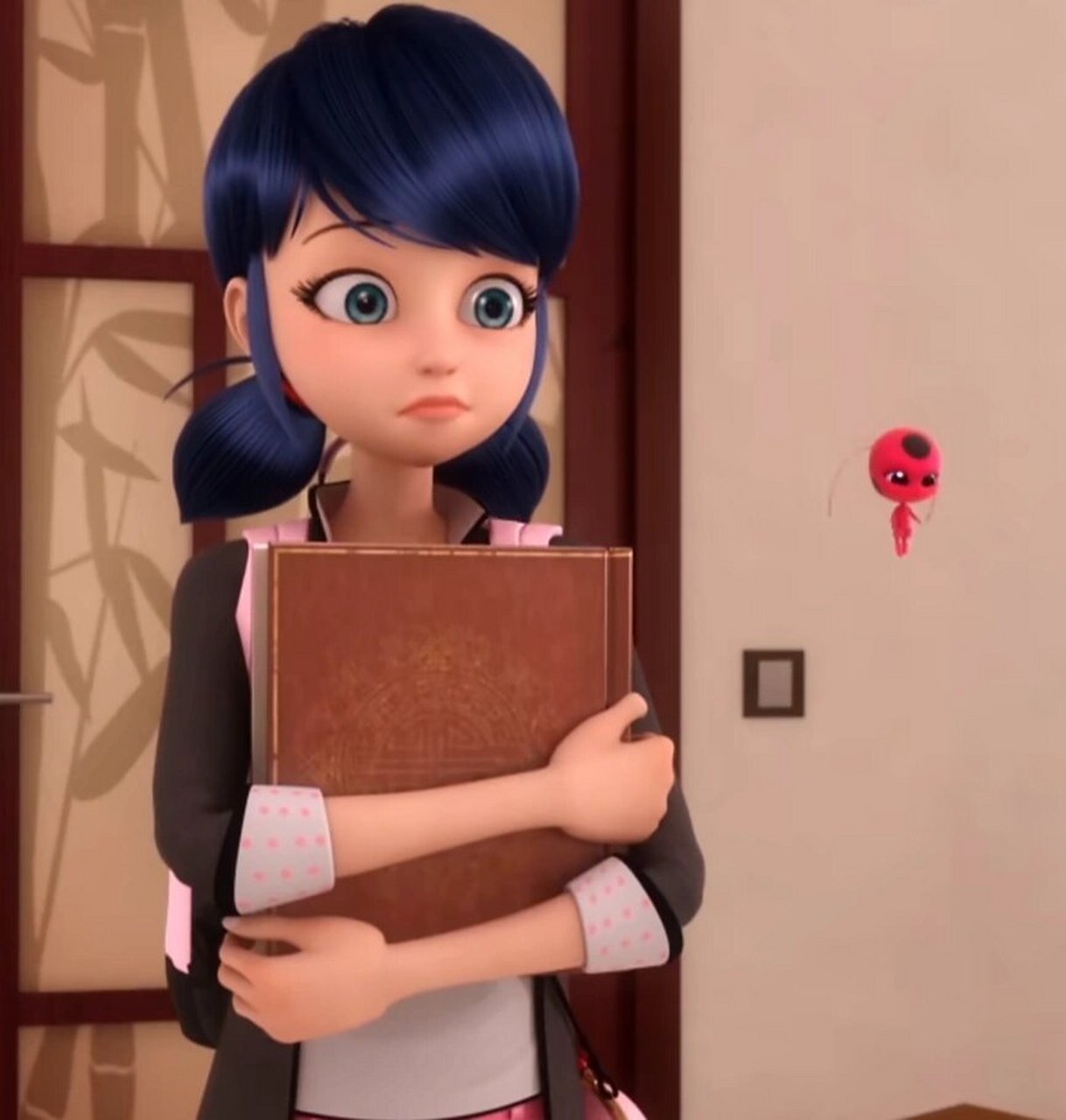 玛丽娜头像 礼貌拿图是自截的