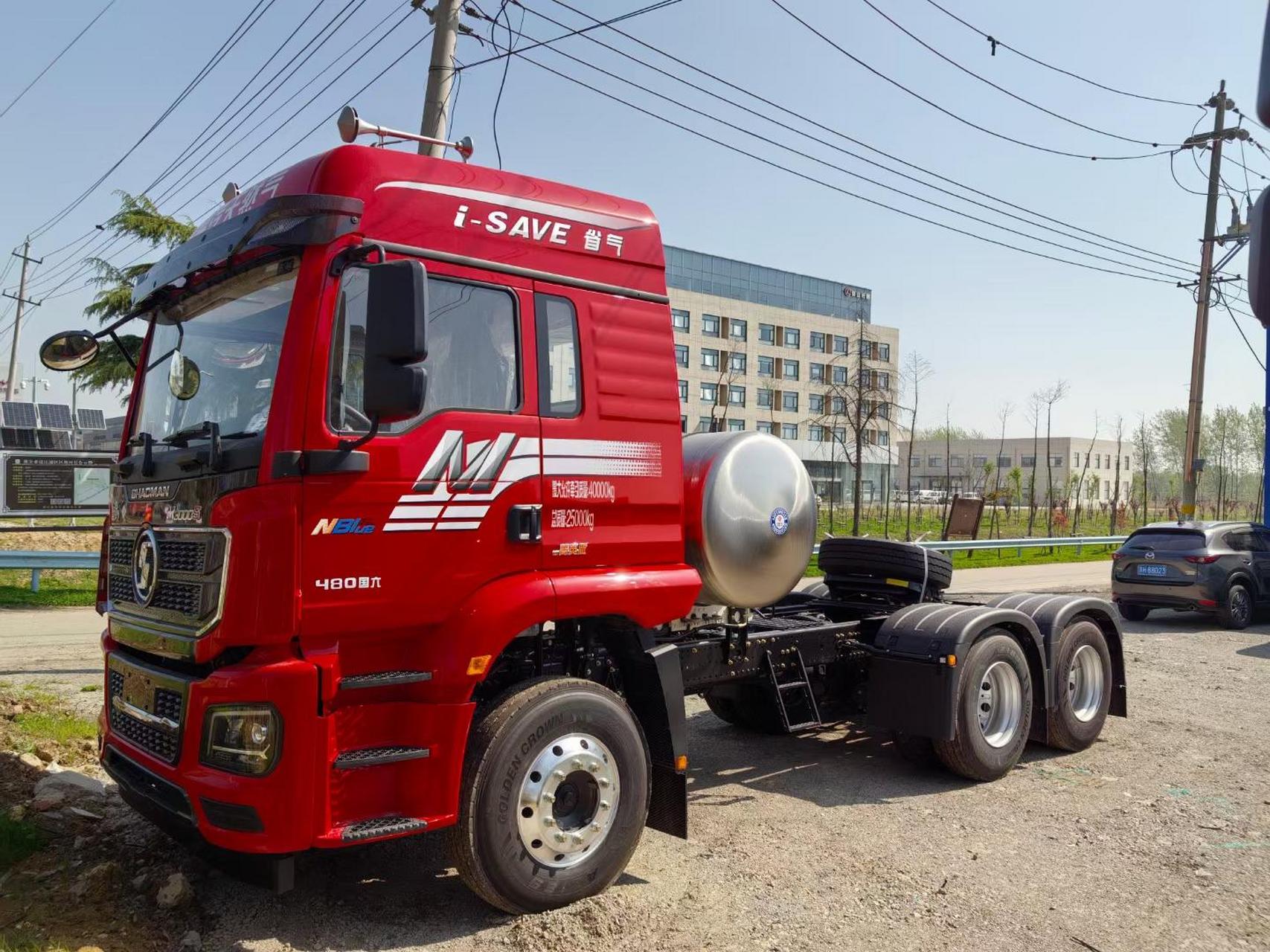 陕汽德龙,m3000s系列潍柴天燃气牵引车,自重轻,动力强,气耗低,是中短