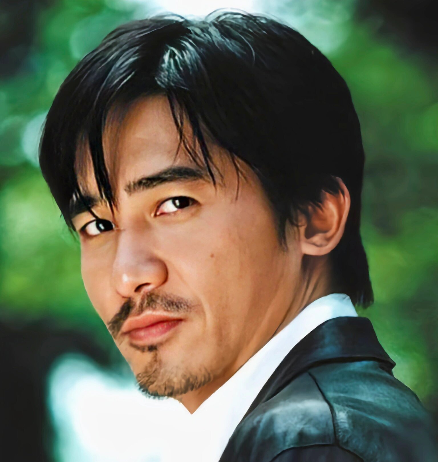 留胡须的男星们