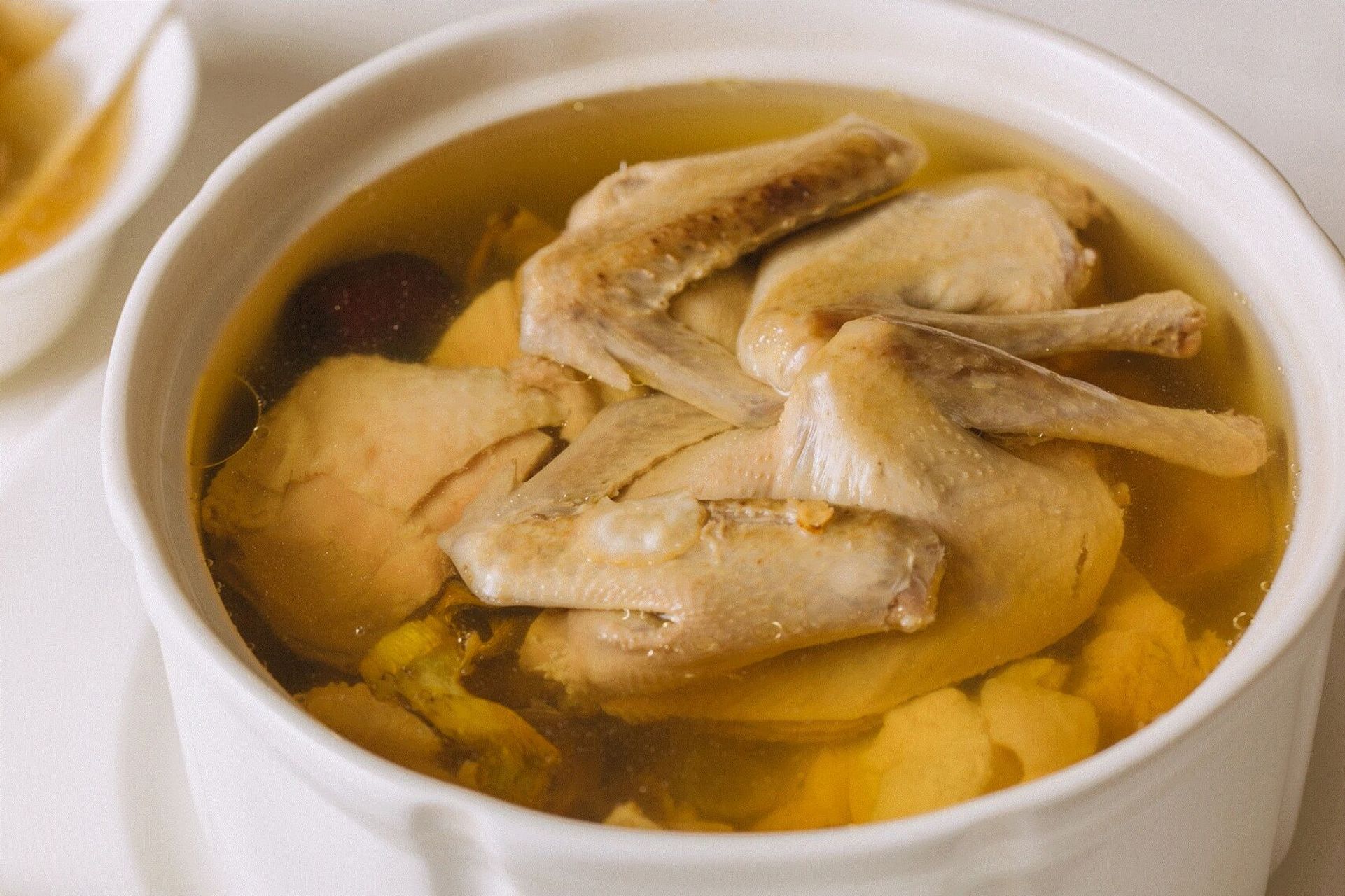 松茸鸽子汤做法|大补的营养汤 97鸽肉壮体补肾,生机活力,健脑补神