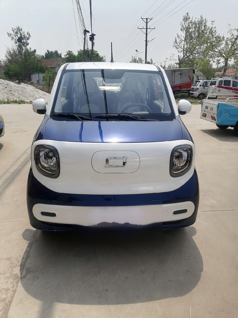 一汽奔腾小马纯电动汽车,两门四座续航170公里