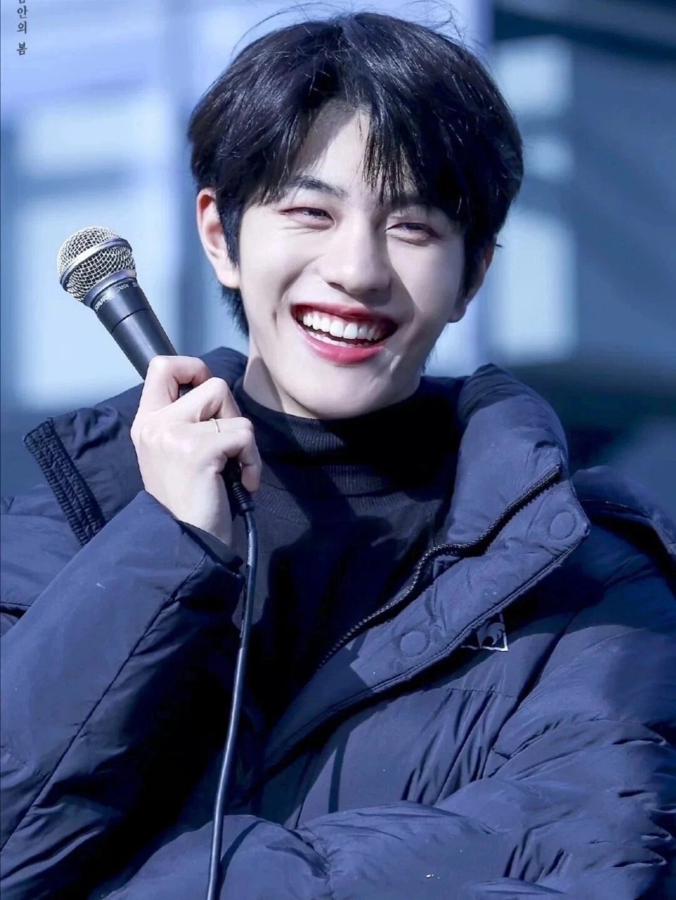 崔普闵,2000年8月24日出生于韩国京畿道龙仁市器兴区,韩国流行乐男