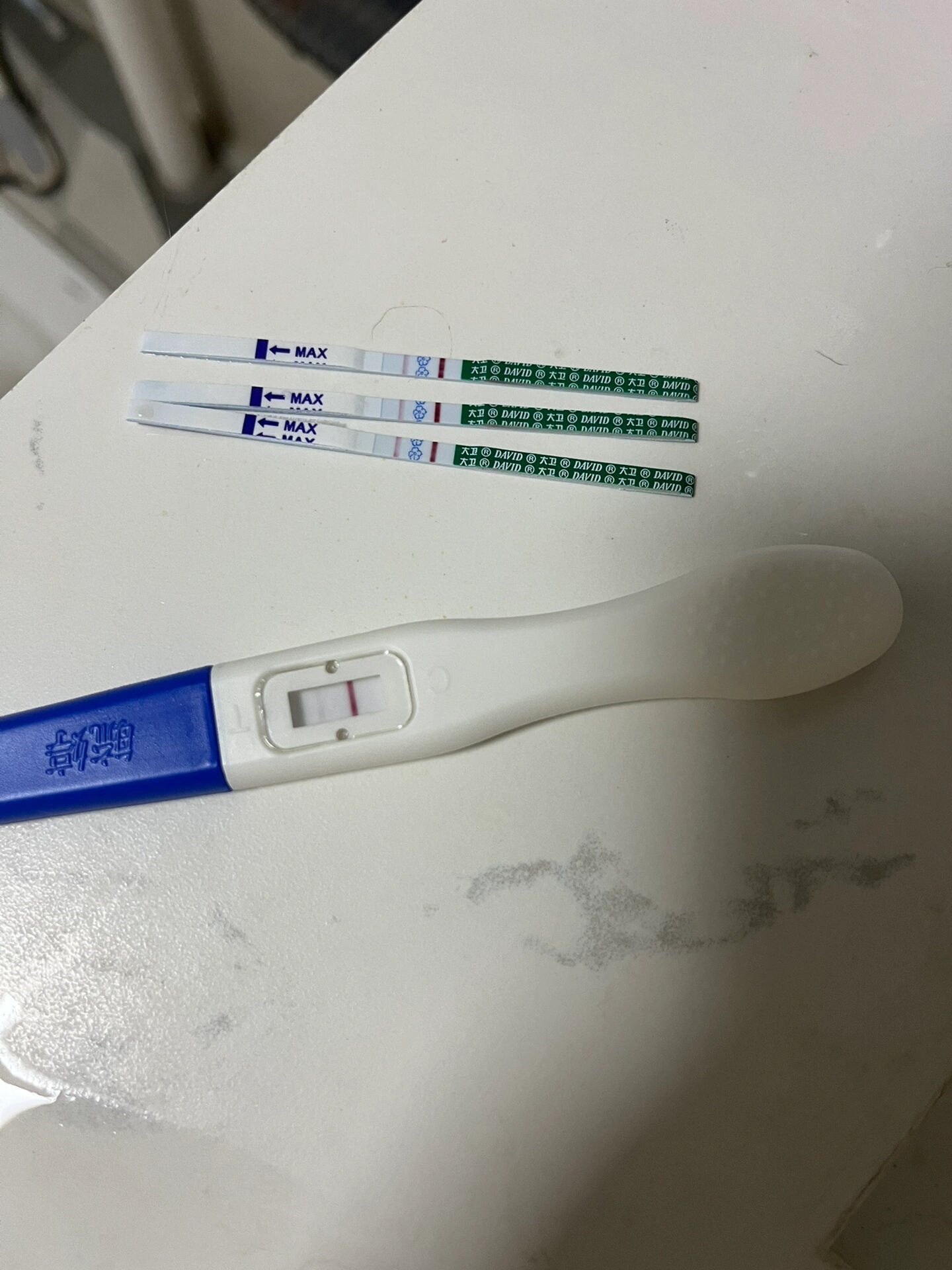 验孕第二条很淡