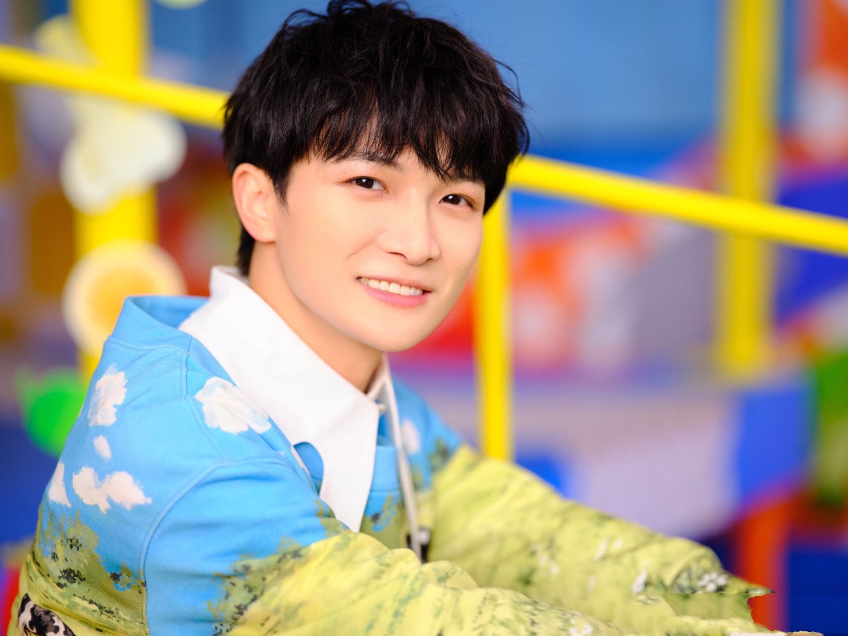 周深氛围感神图    又来更照片了哈哈哈