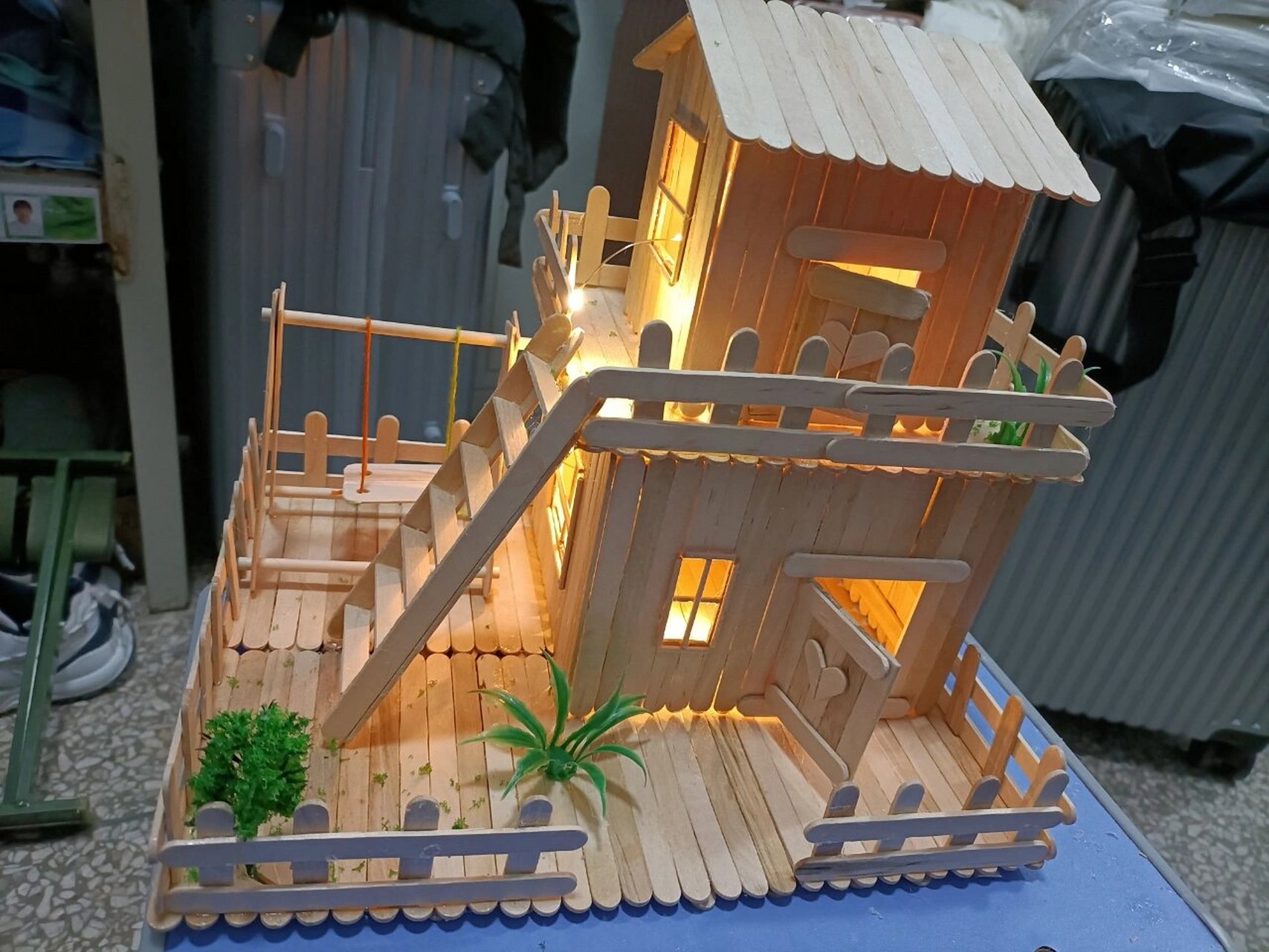 雪糕棍手工作品 这应该是大二最后一个作品了吧