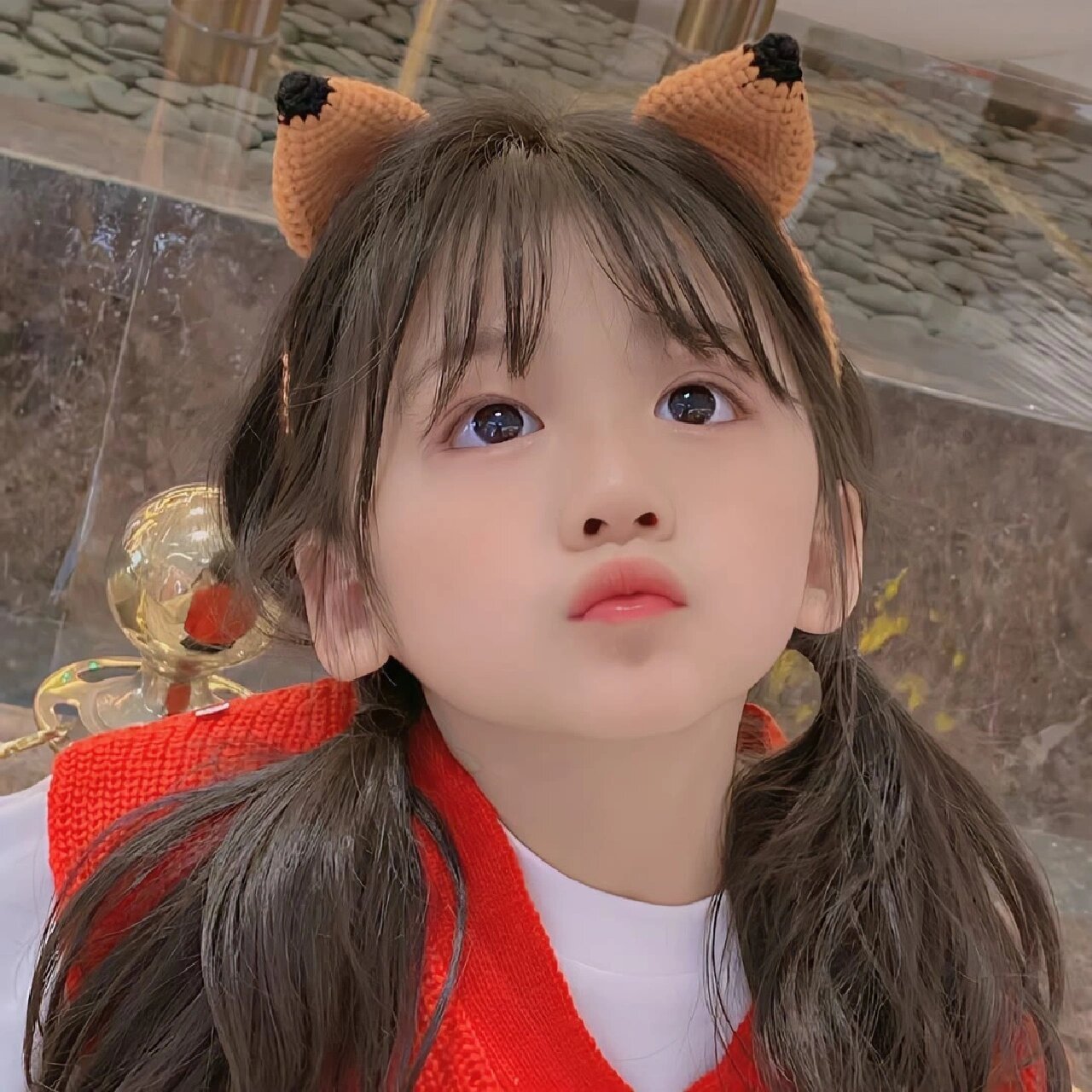 2,我的手你的手>>>>关注公众号精选女生头像 3,我的背背好痒79?