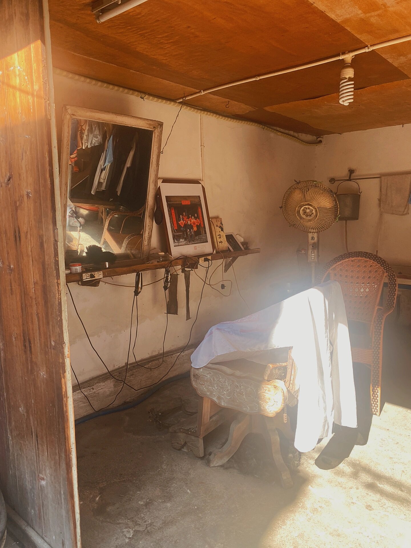 平阳|古街上的老式理发店 千年古镇钱仓的老街金钱路,是尚存的一条