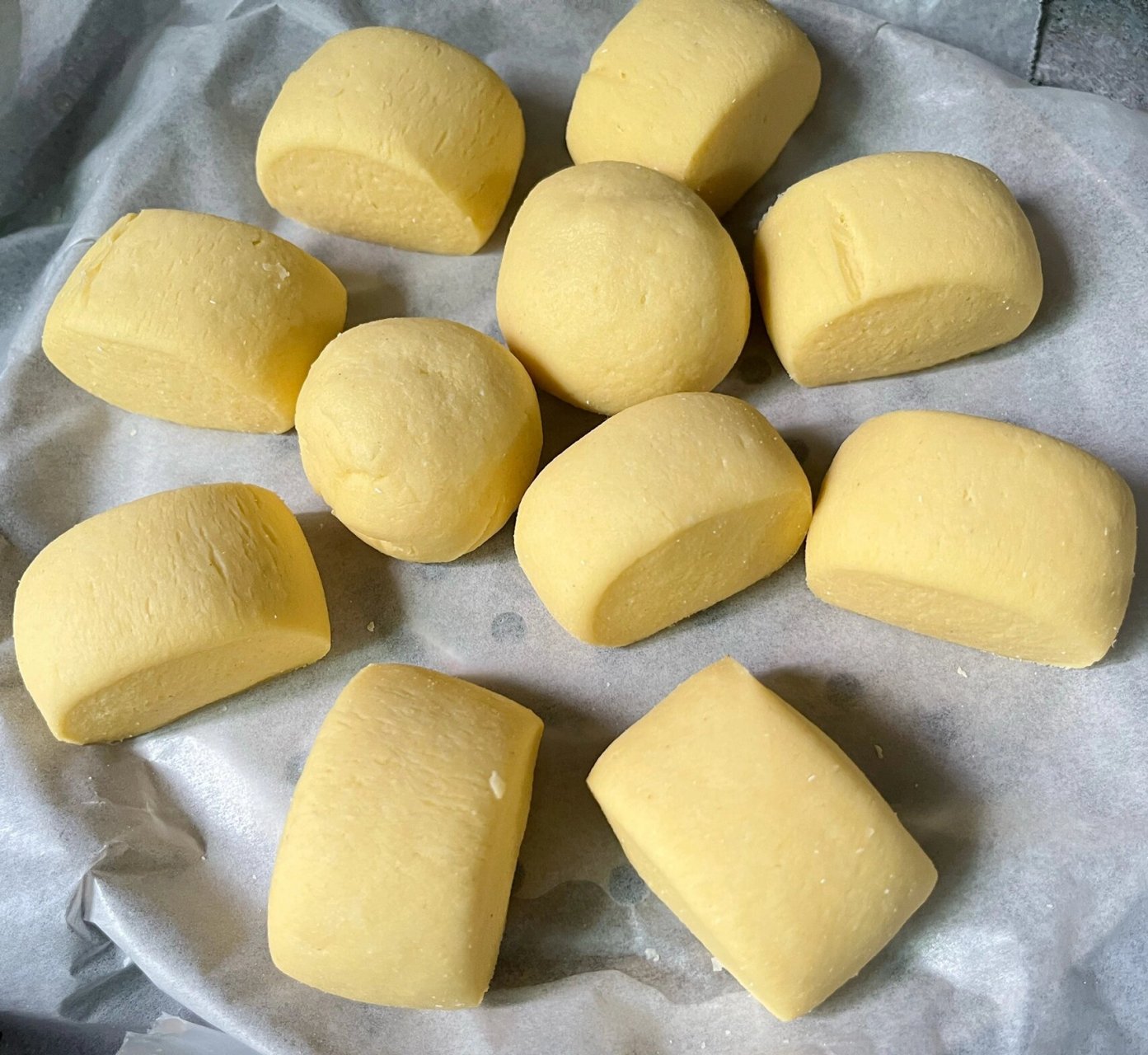 玉米面做馒头 跟大家分享用玉米面怎么做馒头,玉米面跟白面比例1:2