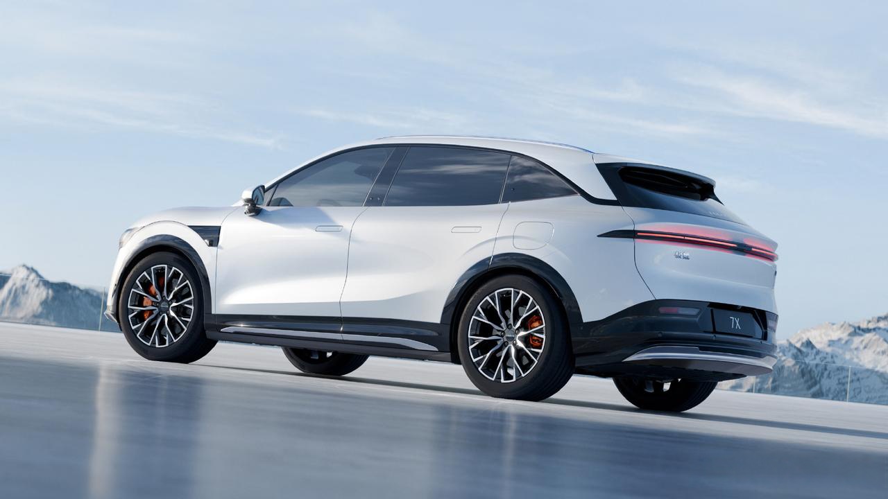 极氪7x纯粹suv不溜背真是出人意料,极氪这位猎装轿跑的高手,这次在极